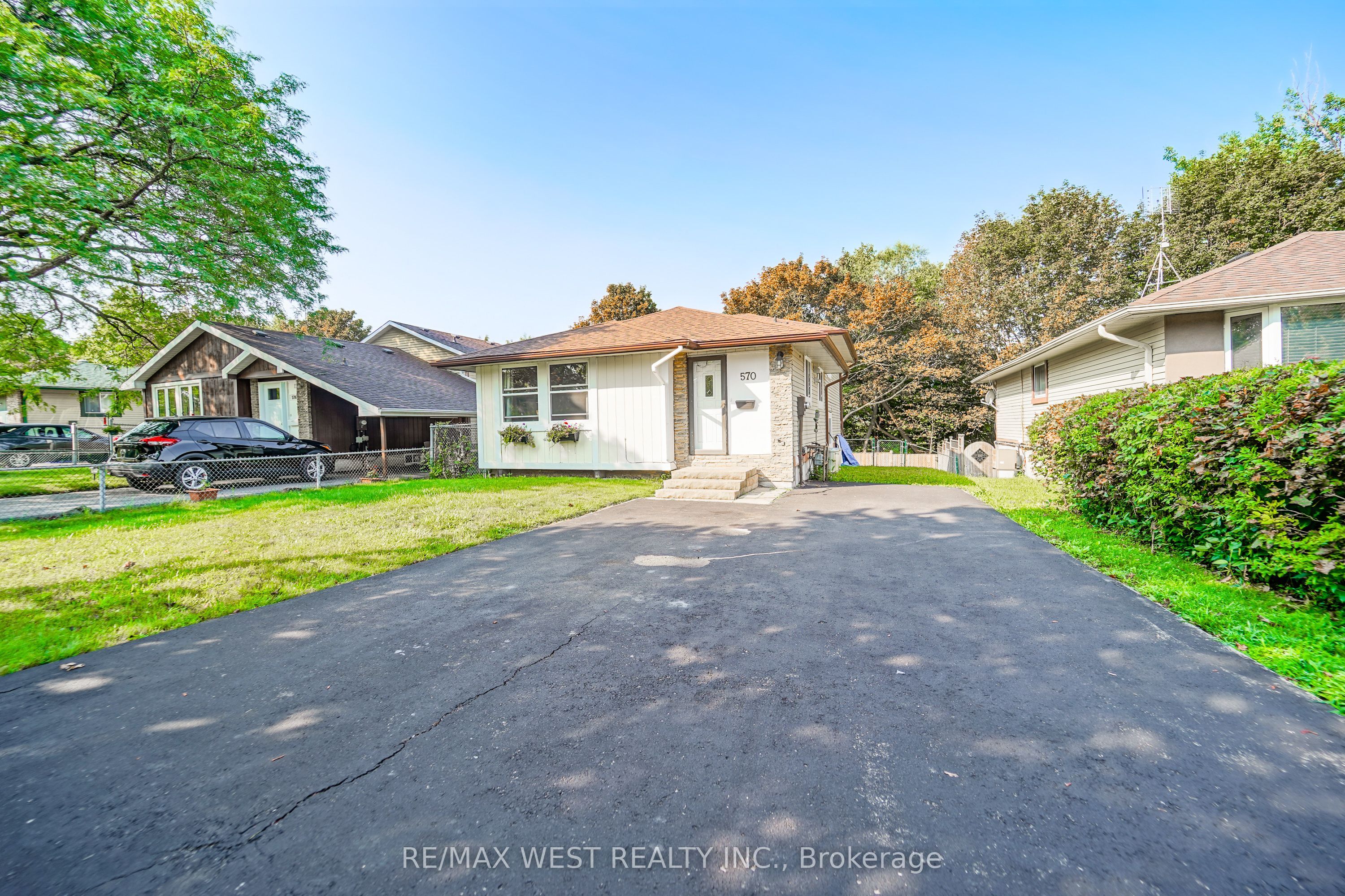 570 Annandale Street, Oshawa, ON L1H 7S7 photo 2