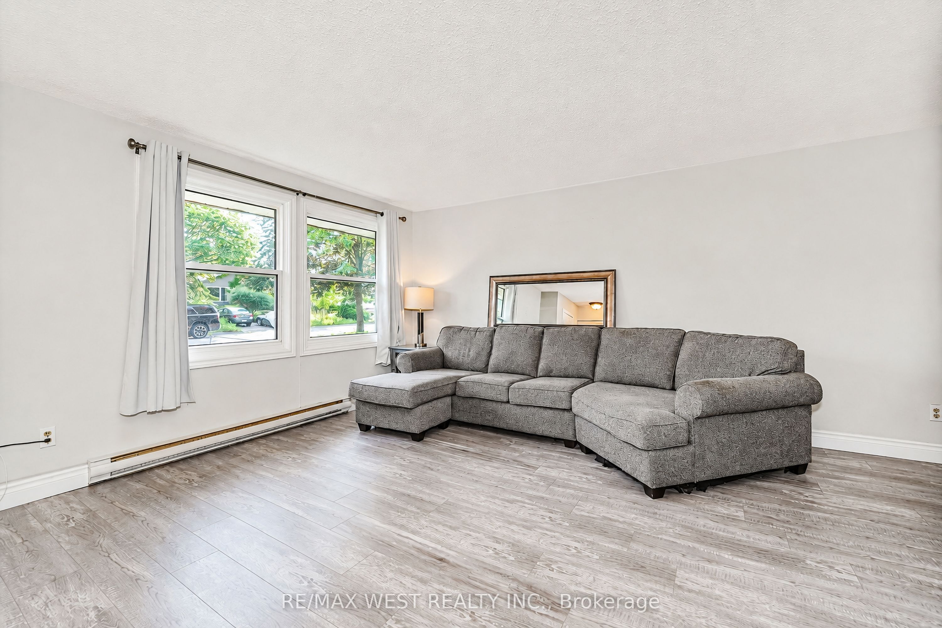 570 Annandale Street, Oshawa, ON L1H 7S7 photo 5