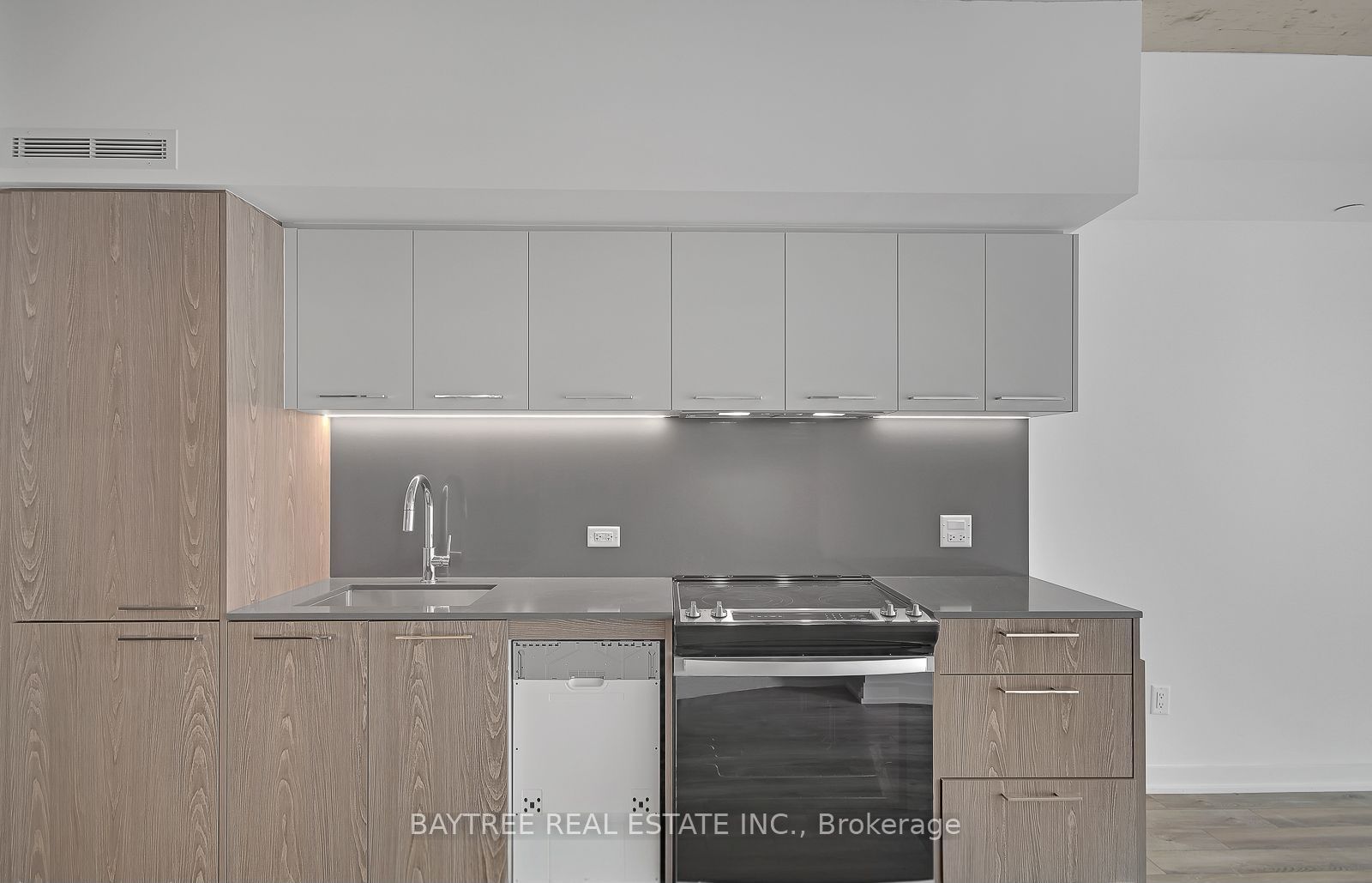 45 Baseball Place 1111, Toronto, ON M4M 0H1 photo 3
