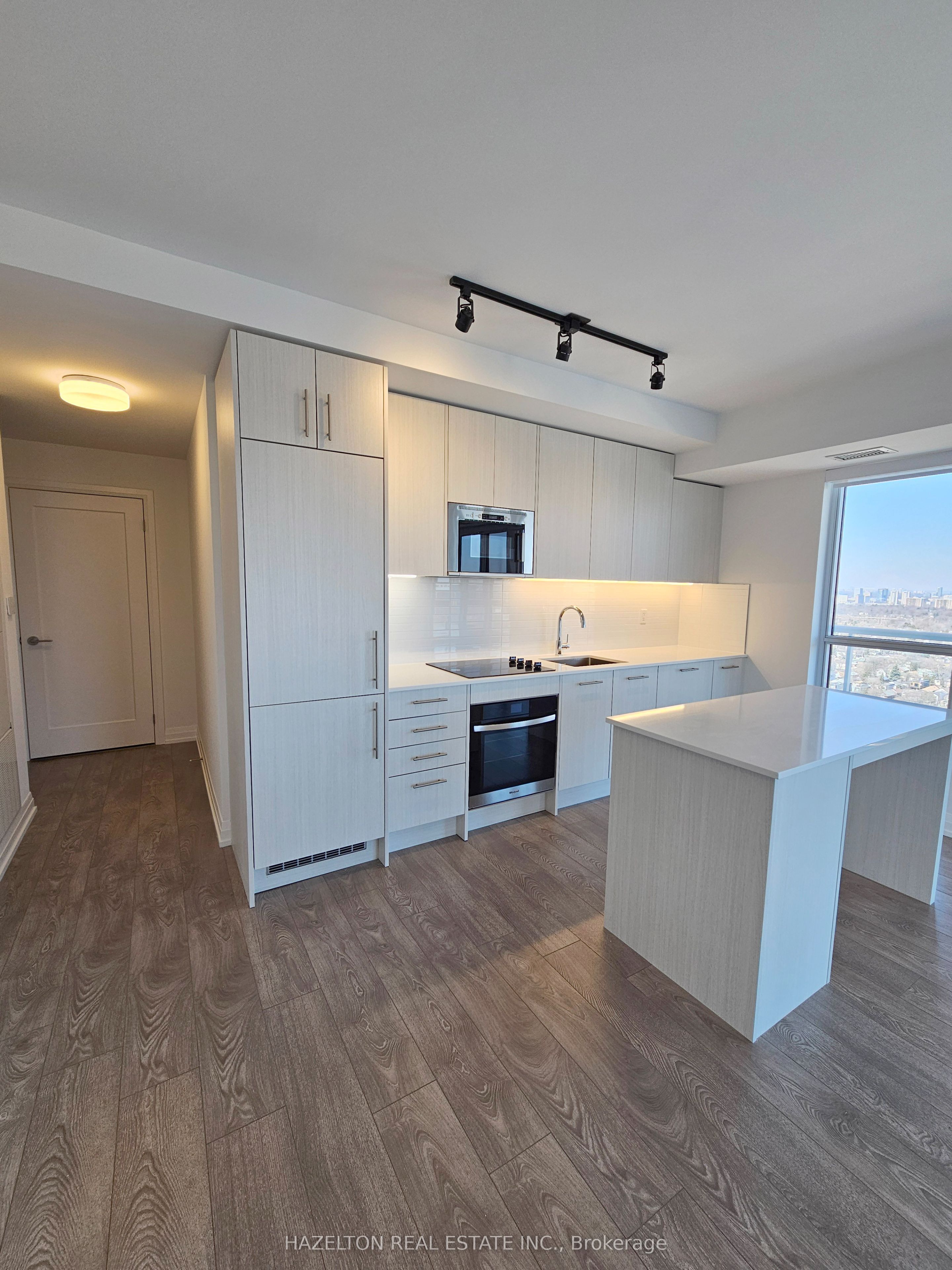 286 Main Street 2503, Toronto, ON M4C 0B3 photo 5