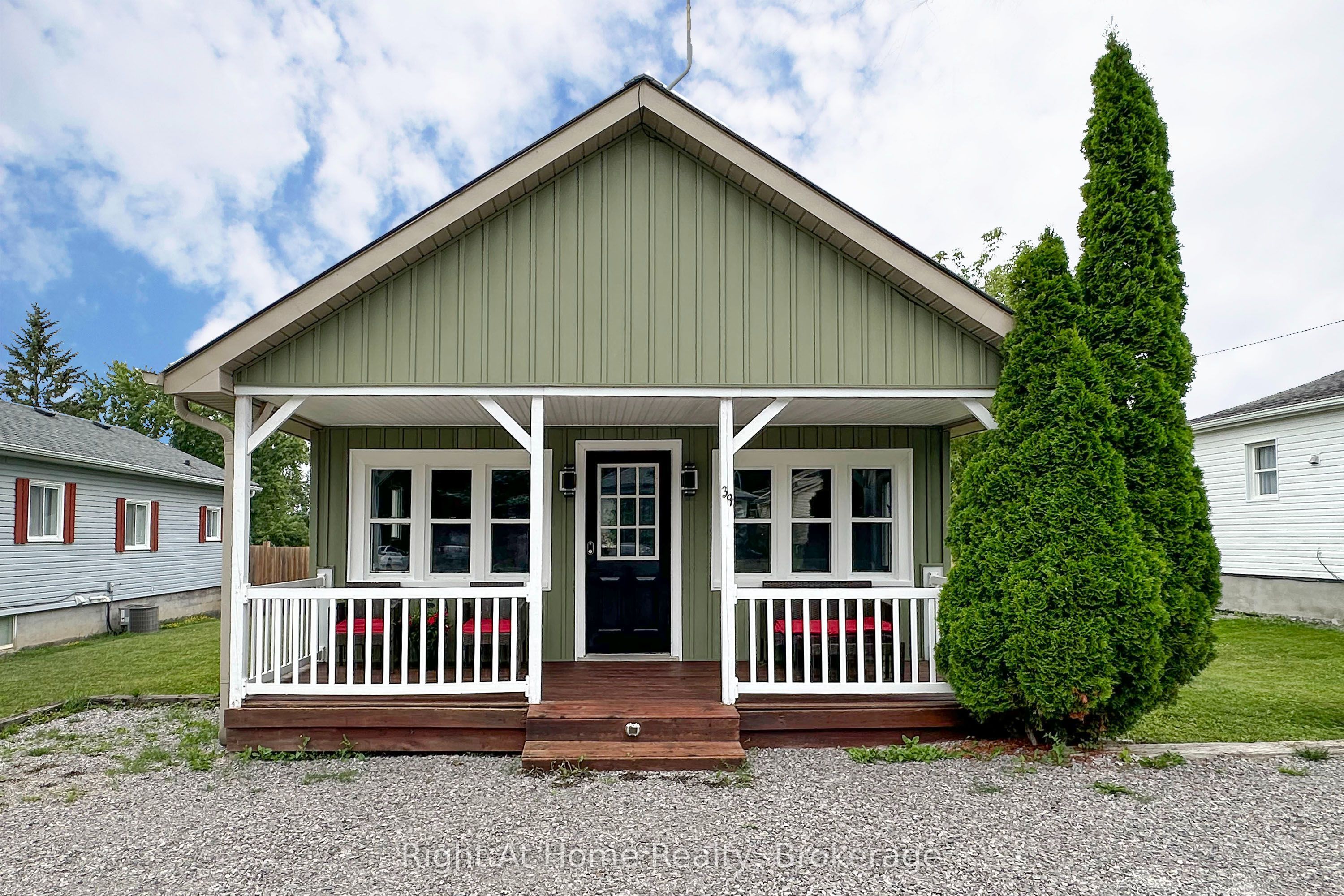 39 Lakeview Avenue, Scugog, ON L0B 1E0