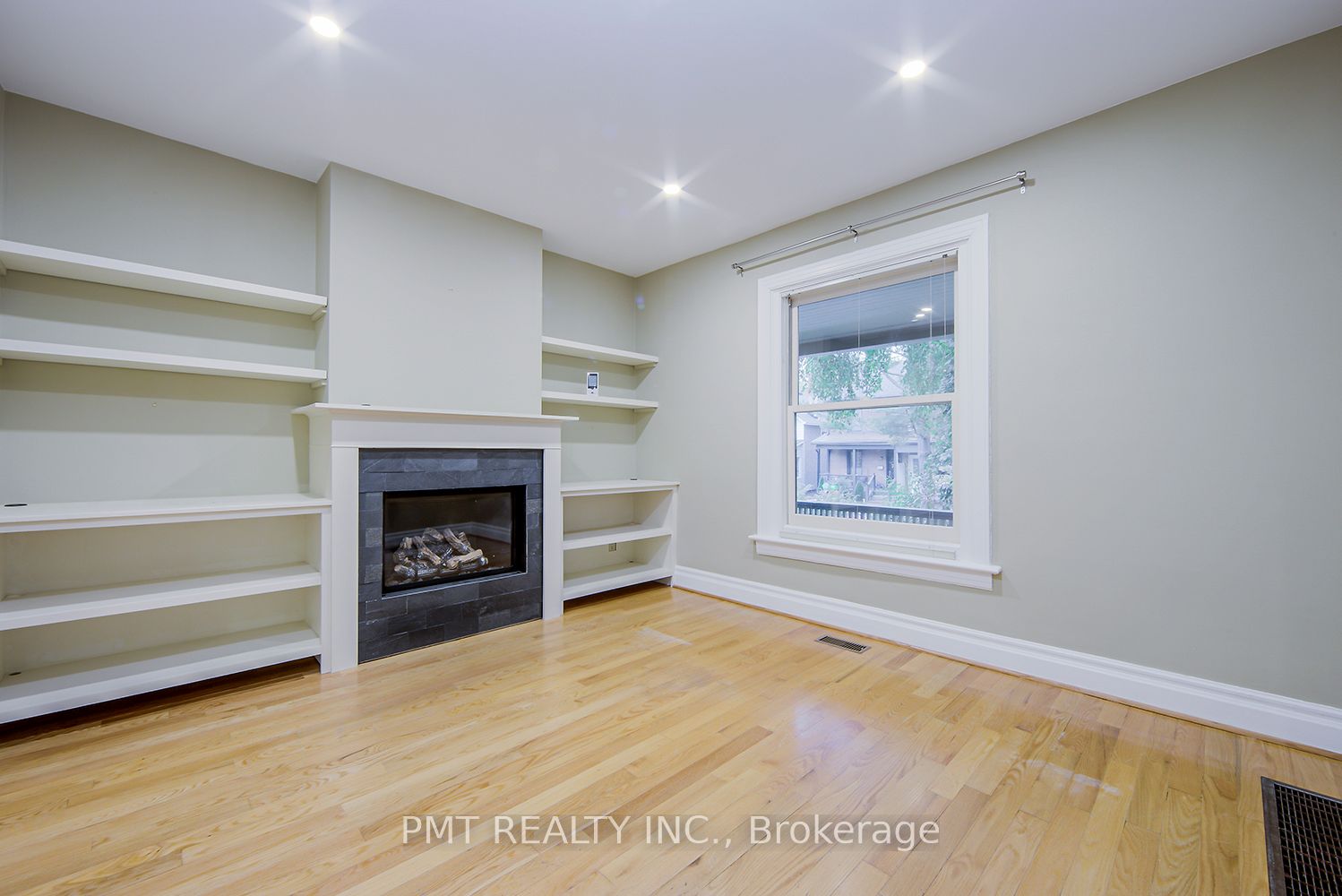 47 Herbert Avenue, Toronto, ON M4L 3P8 photo 4