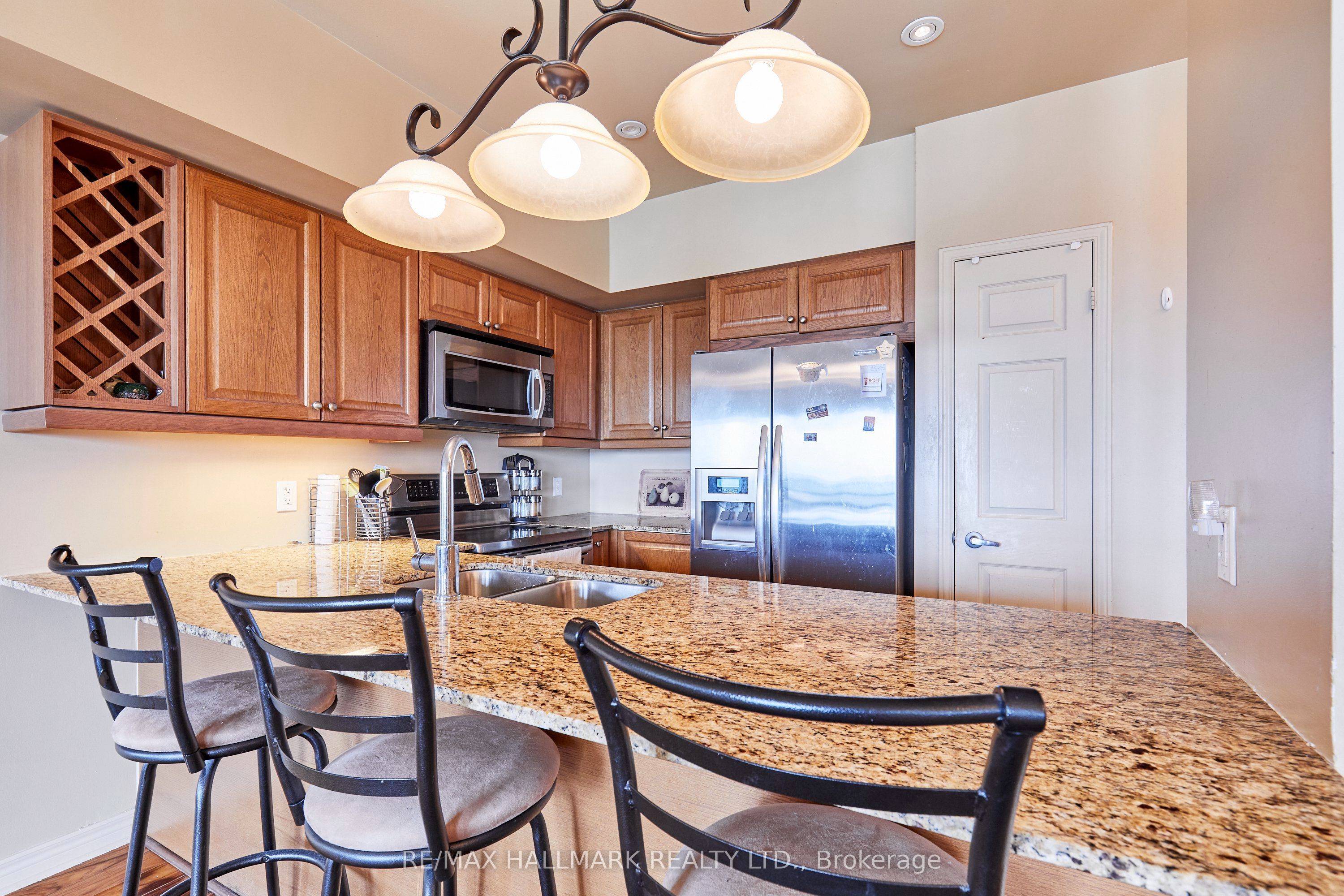 60 Fairfax Crescent Penthouse 702, Toronto, ON M1L 0E1 photo 4