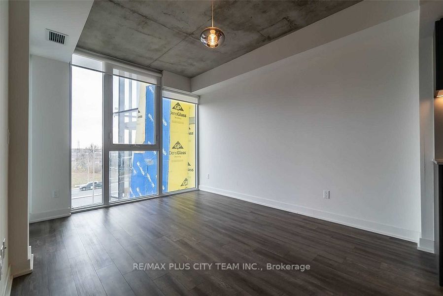 15 Baseball Place 305, Toronto, ON M4M 0E7 photo 2
