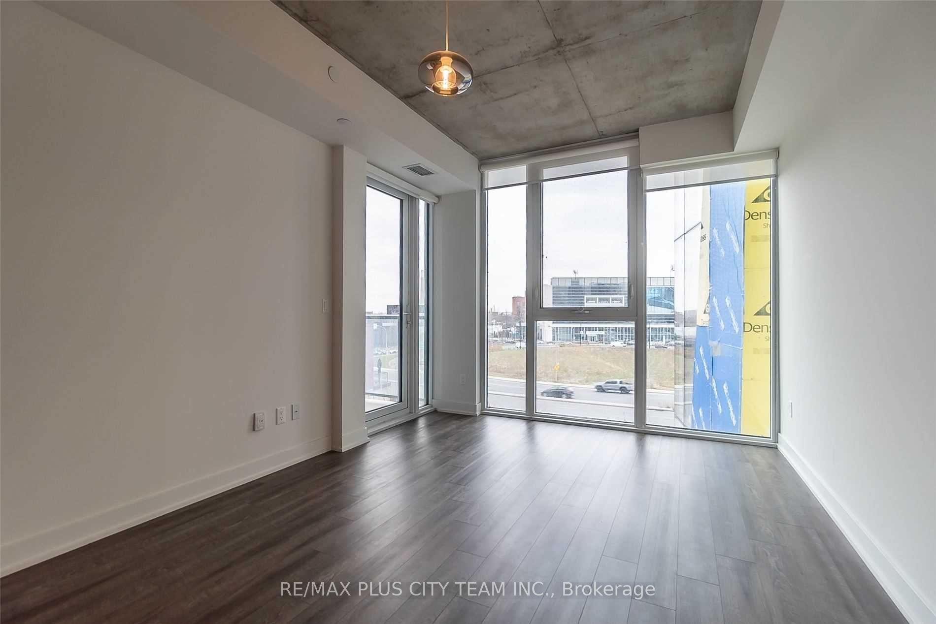 15 Baseball Place 305, Toronto, ON M4M 0E7 photo 4