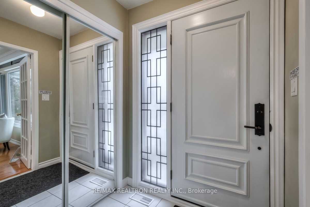 101 Dunelm Street, Toronto, ON M1J 3G3 photo 2