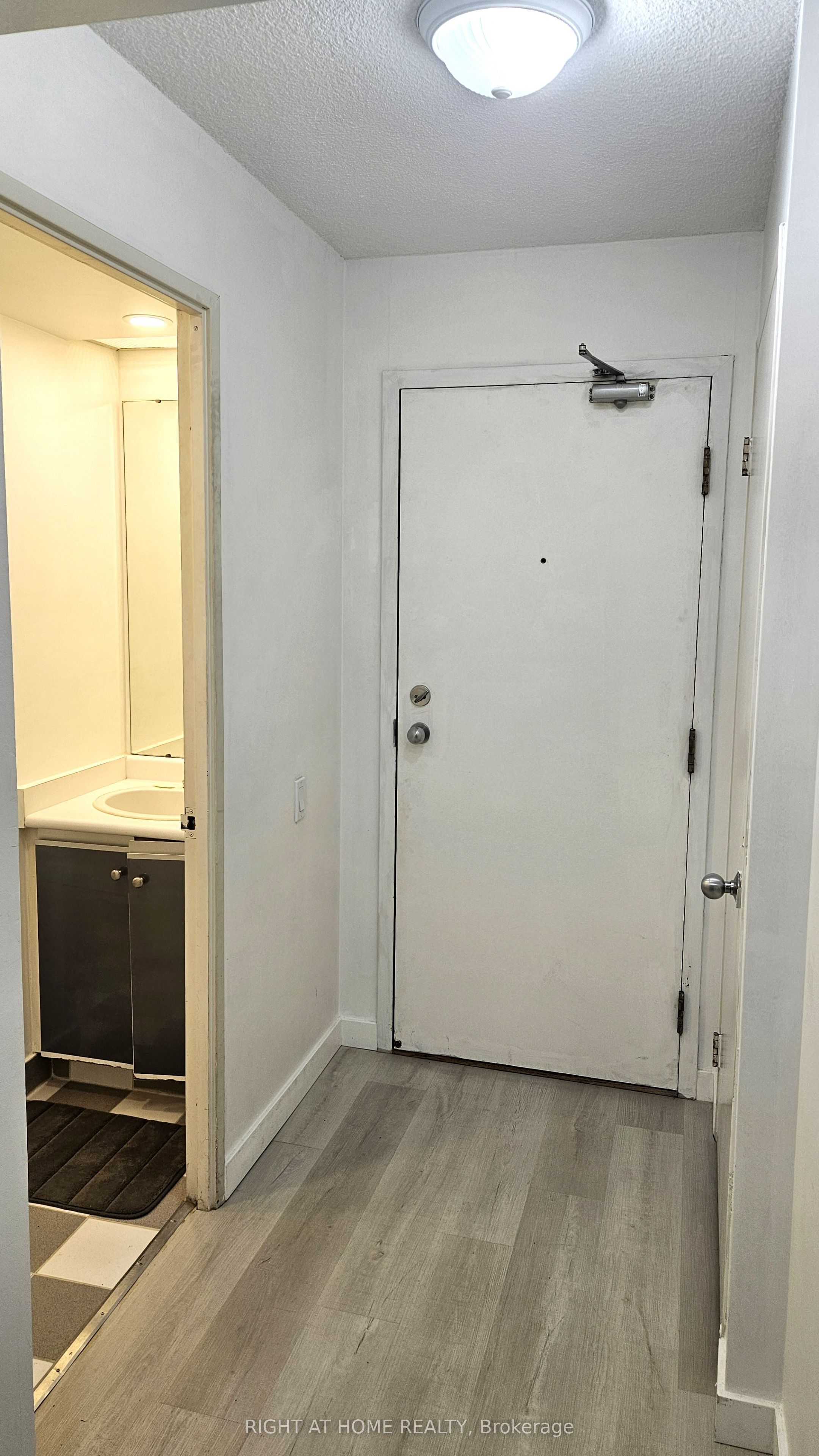 2460 Eglinton Avenue E 1714, Toronto, ON M1K 5J7 photo 5