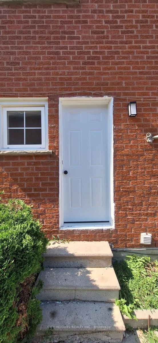 120 Littles Road Basement, Toronto, ON M1B 5G7