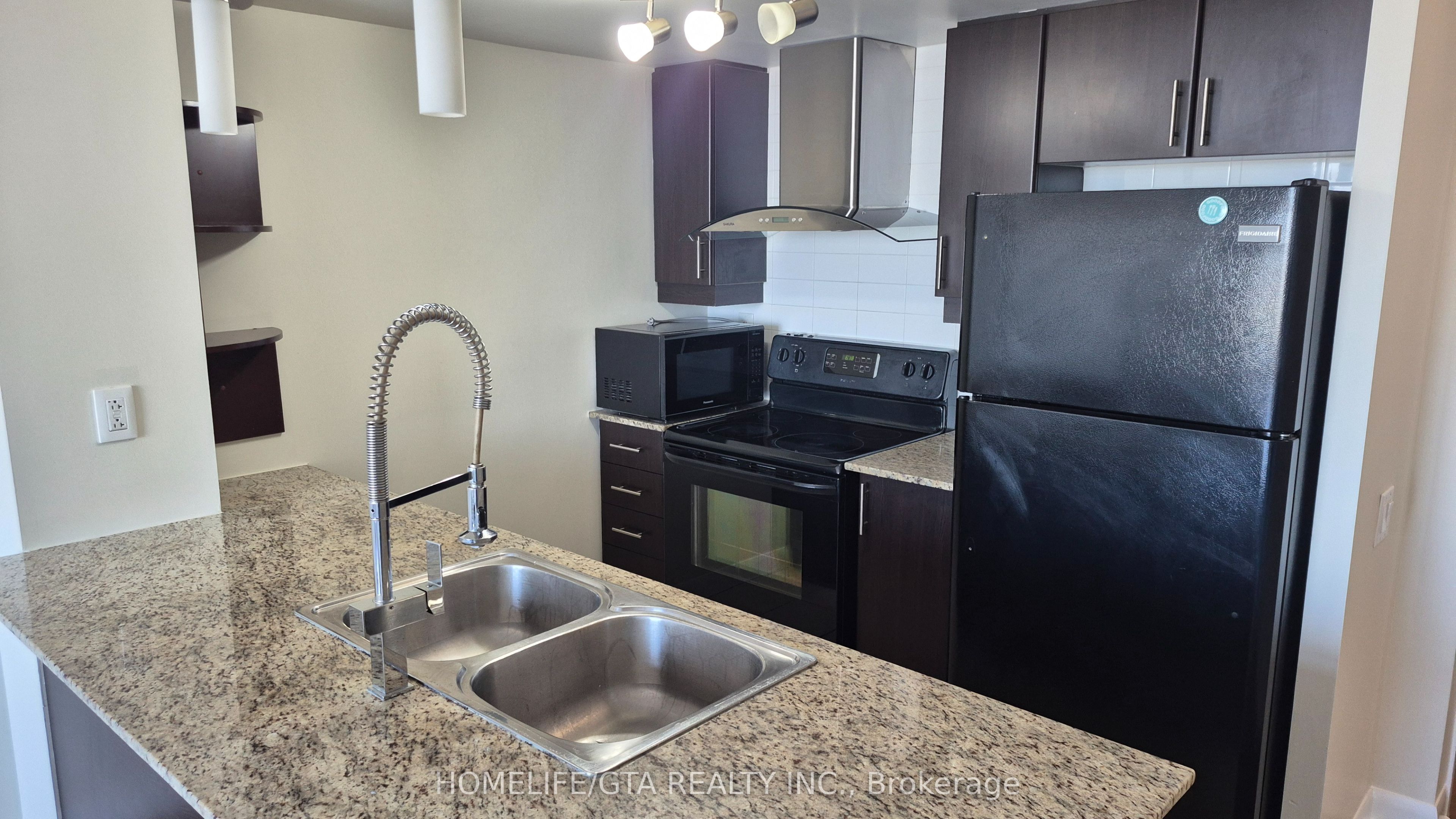 25 Town Centre Court 2711, Toronto, ON M1P 0B4 photo 3
