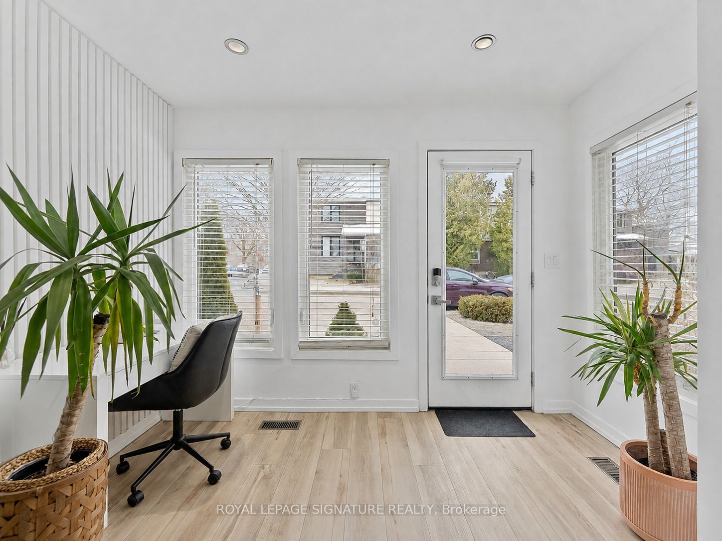 28 Minto Street, Toronto, ON M4L 1B6 photo 3