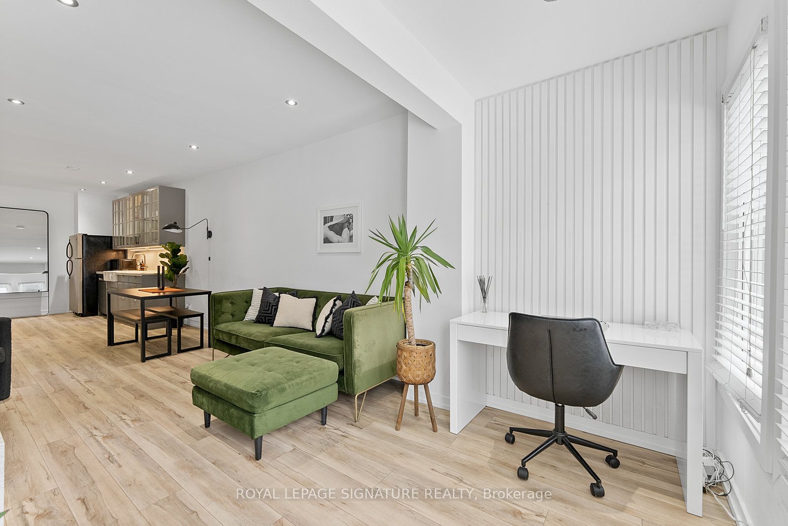 28 Minto Street, Toronto, ON M4L 1B6 photo 4