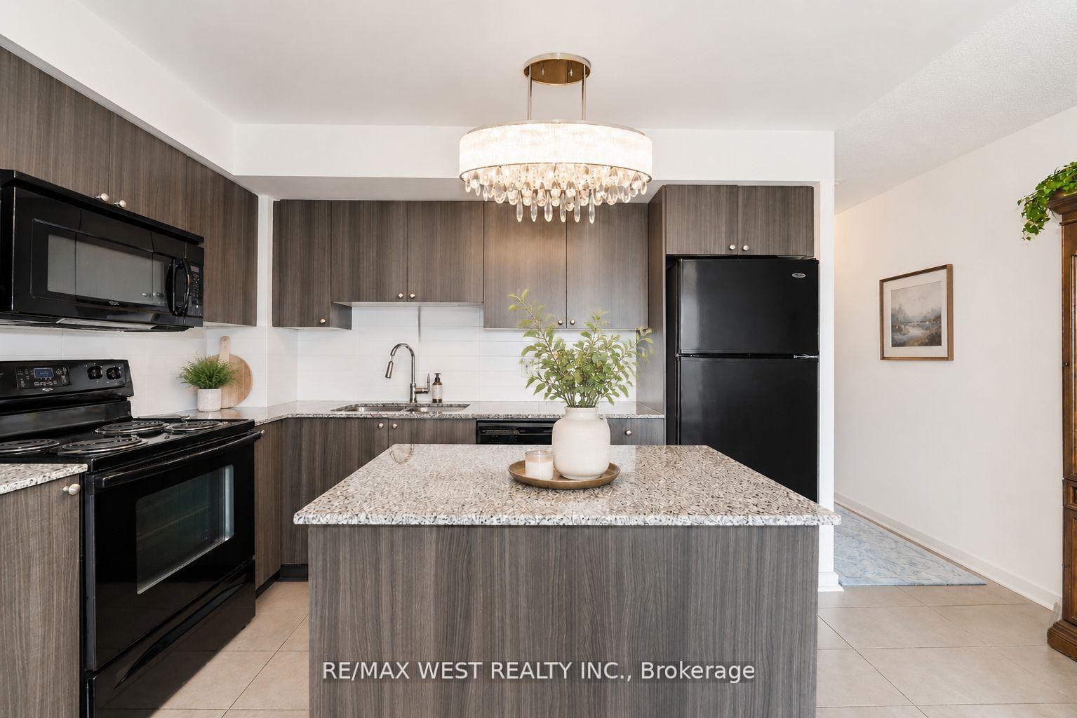 1235 Bayly Street 1116, Pickering, ON L1W 1L7 photo 4