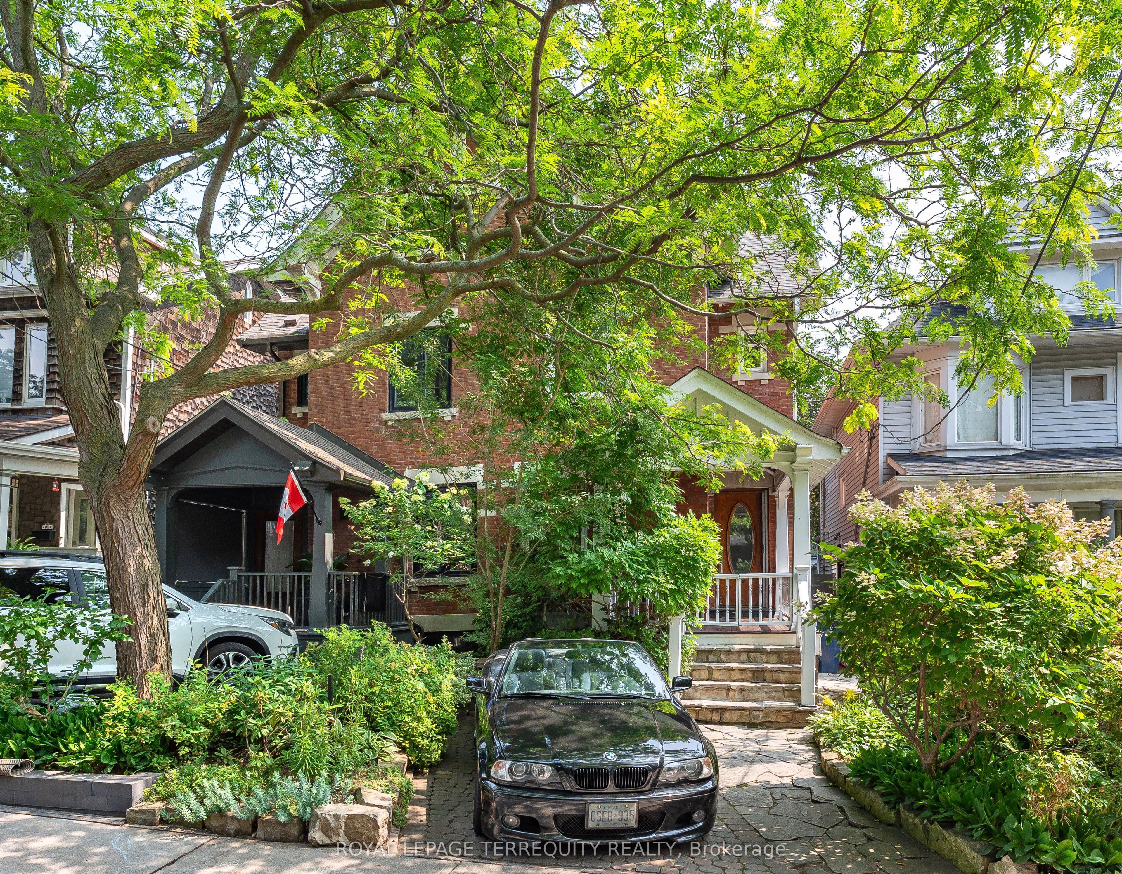 89 Leuty Avenue, Toronto, ON M4E 2R2 photo 2