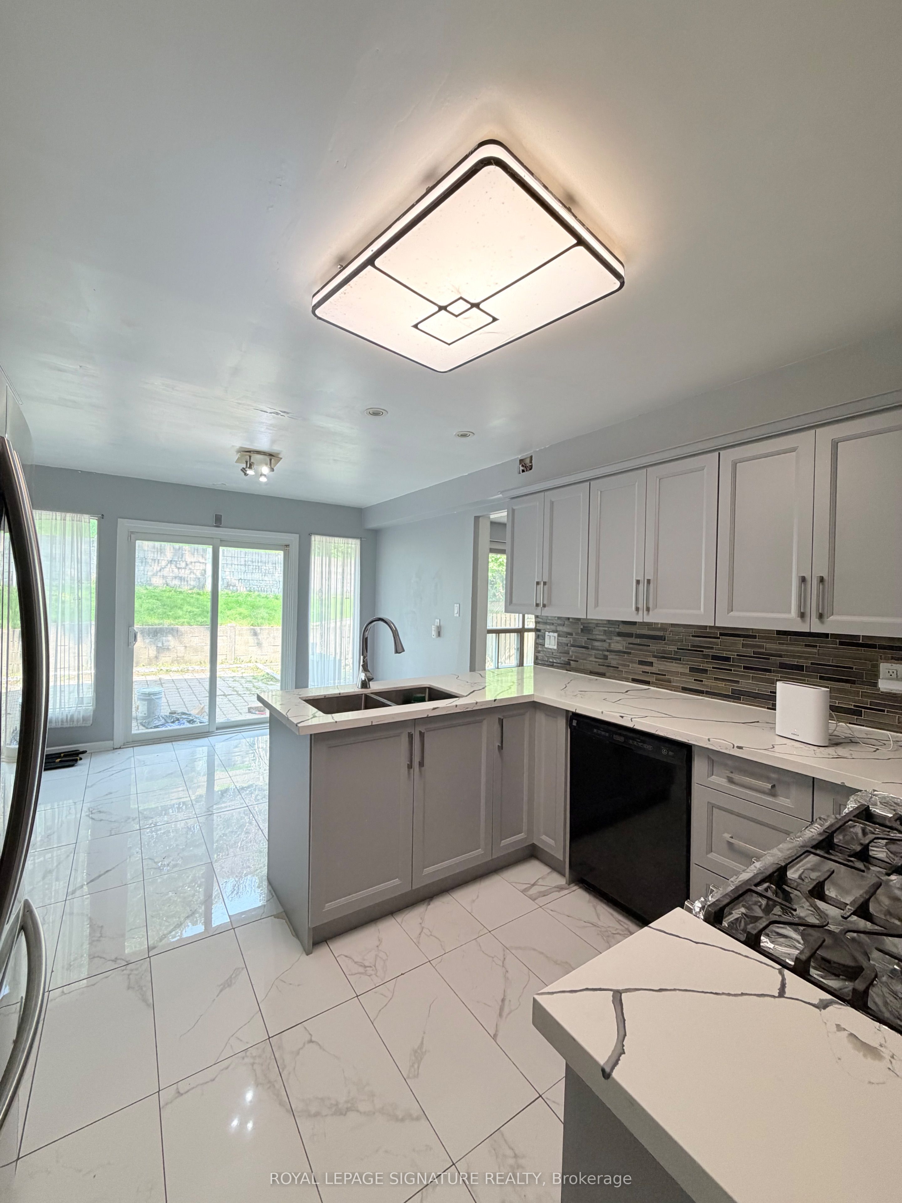 41 Broadbridge Drive Main, Toronto, ON M1C 3K5 photo 4