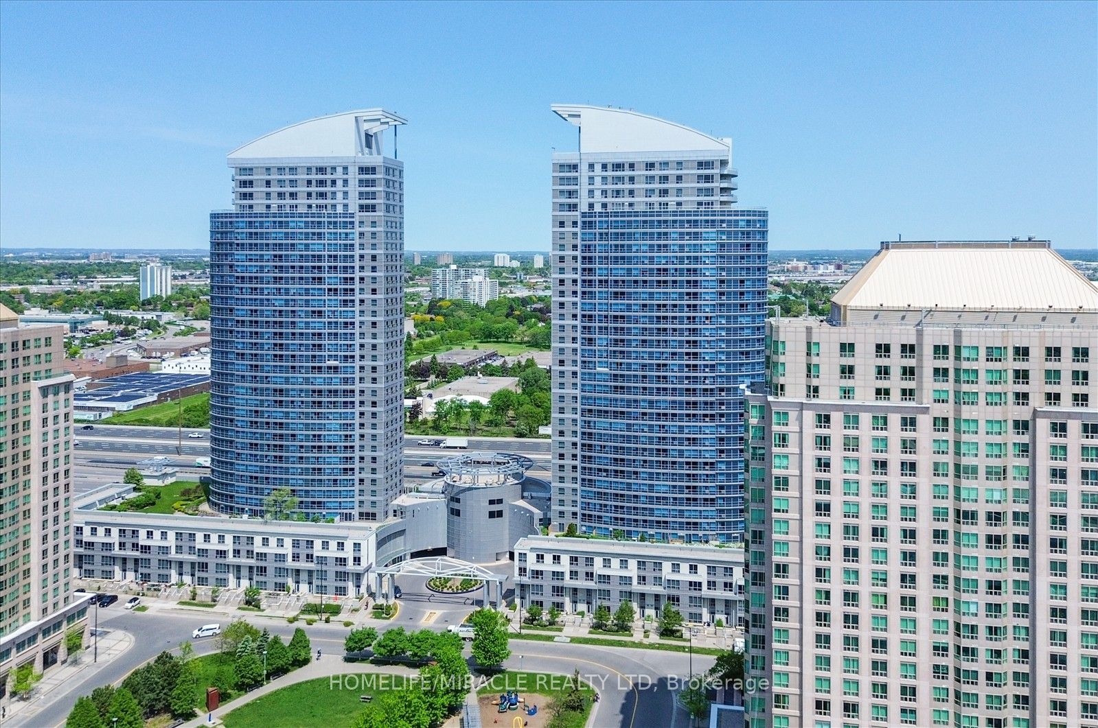38 Lee Centre Drive 712, Toronto, ON M1H 3J7 photo 2