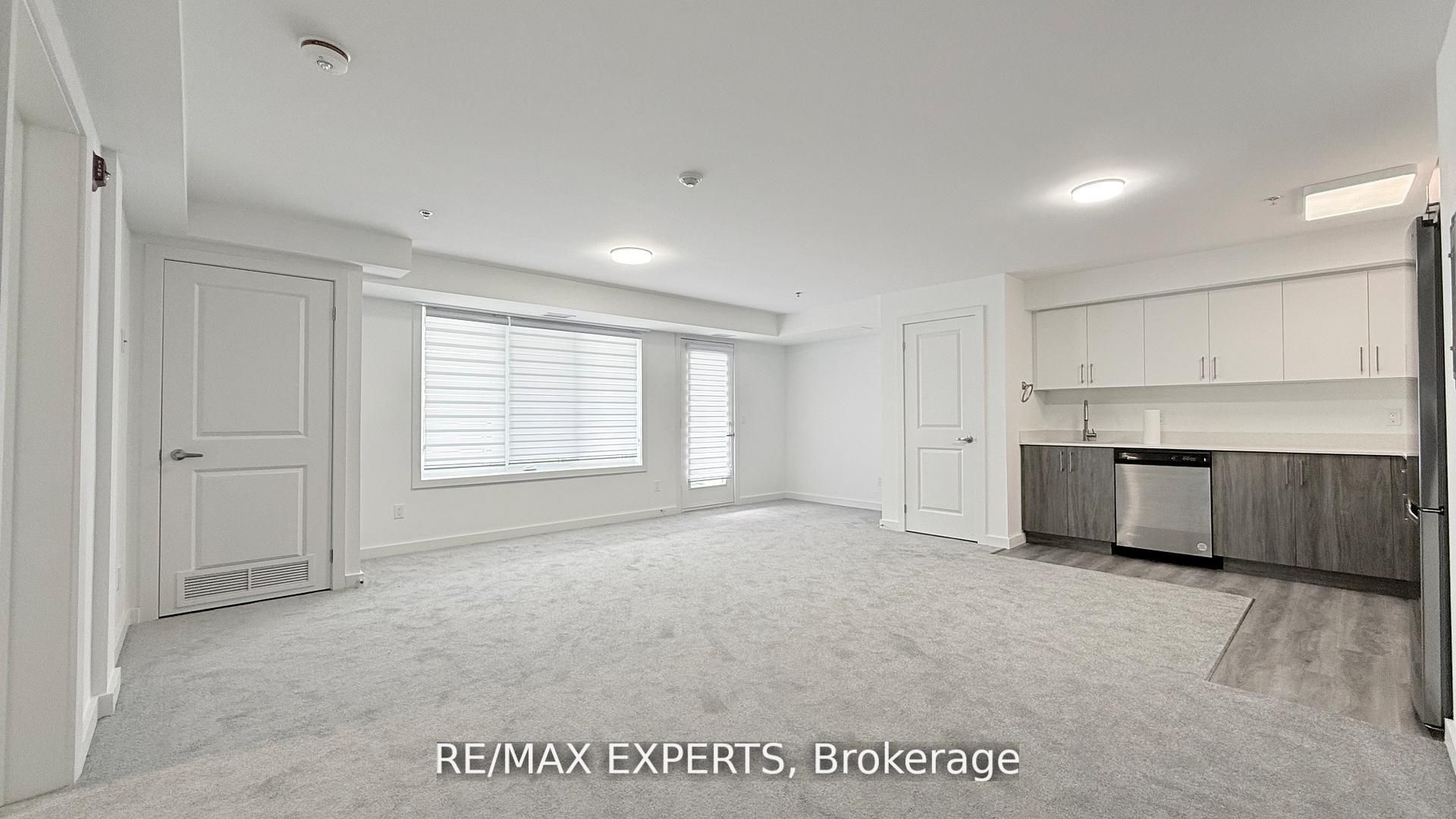 45 Connaught Avenue 302, Toronto, ON M4L 2V8 photo 3