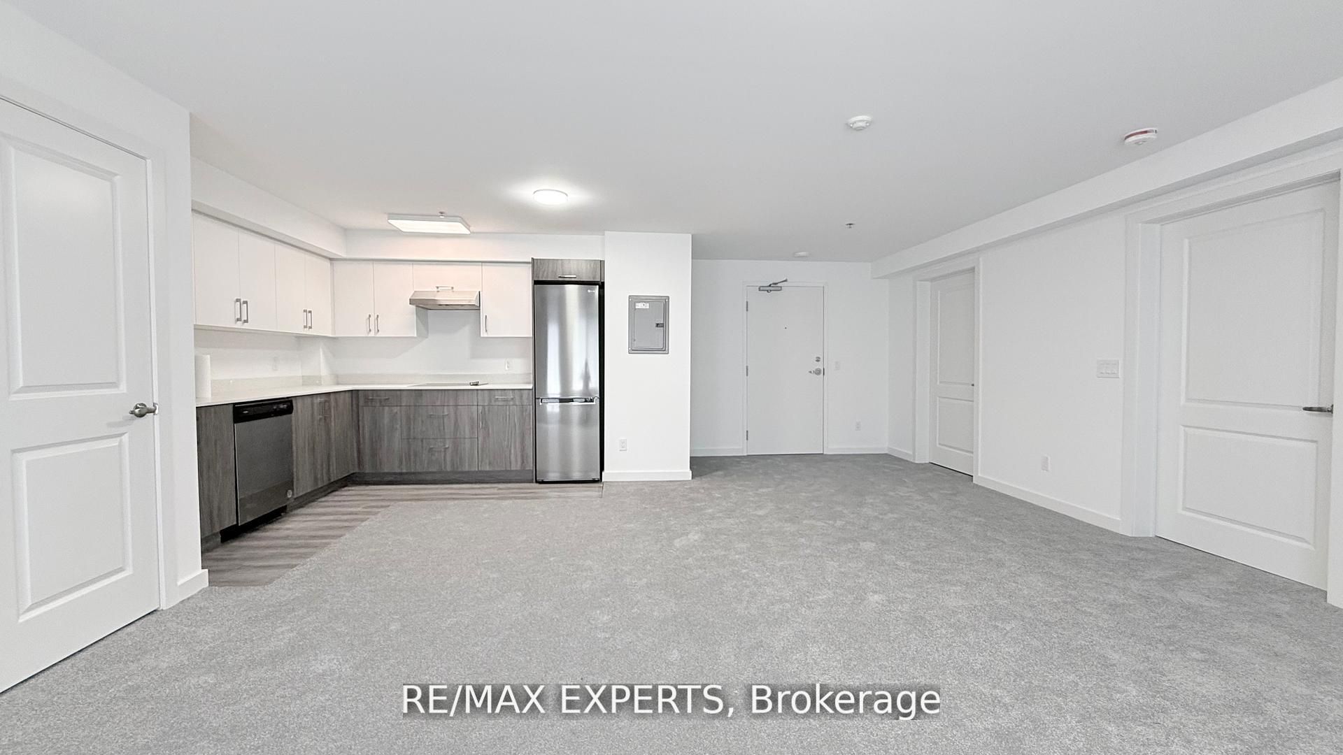 45 Connaught Avenue 302, Toronto, ON M4L 2V8 photo 4