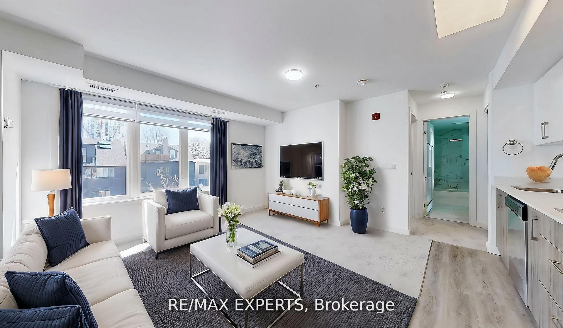 45 Connaught Avenue 303, Toronto, ON M4L 2V8