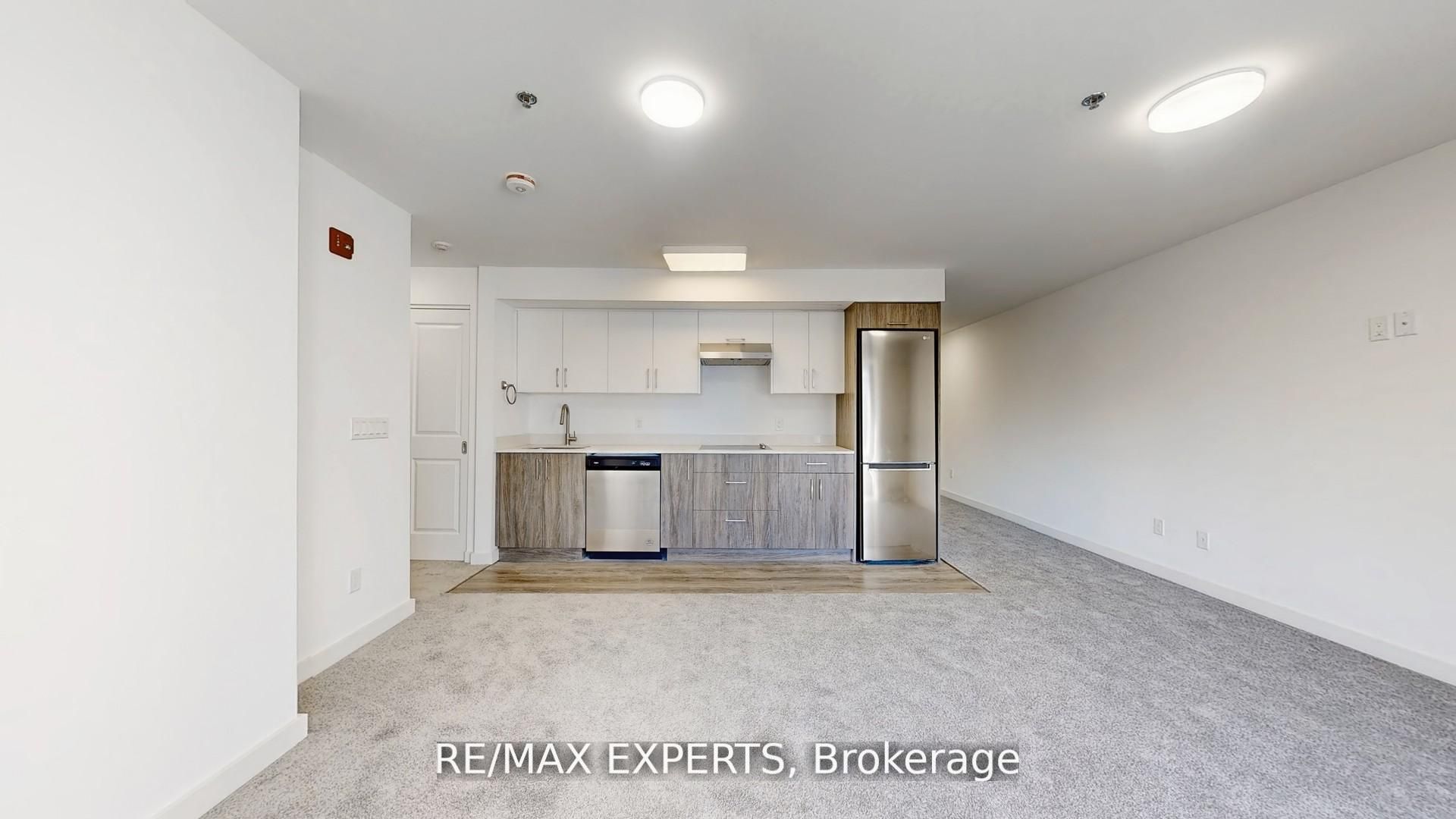 45 Connaught Avenue 303, Toronto, ON M4L 2V8 photo 4