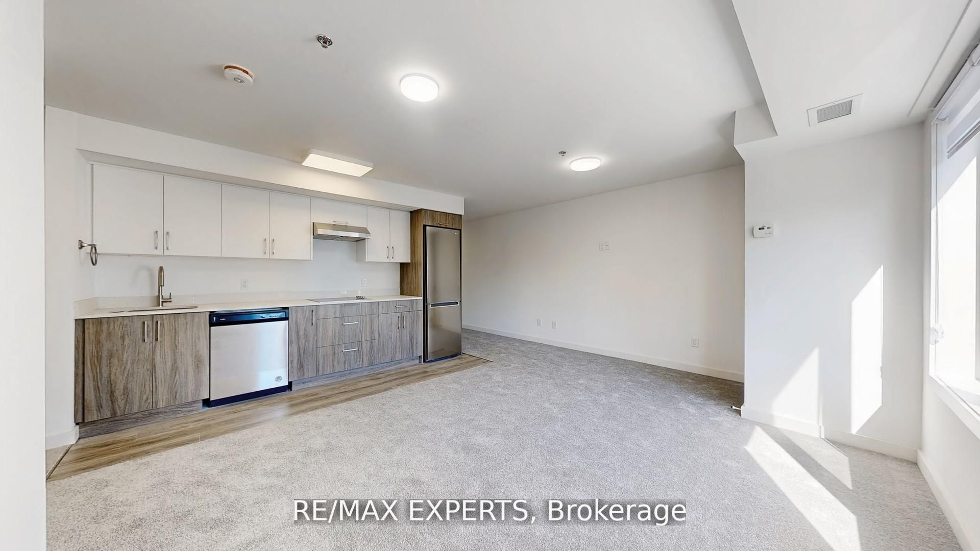 45 Connaught Avenue 303, Toronto, ON M4L 2V8 photo 5