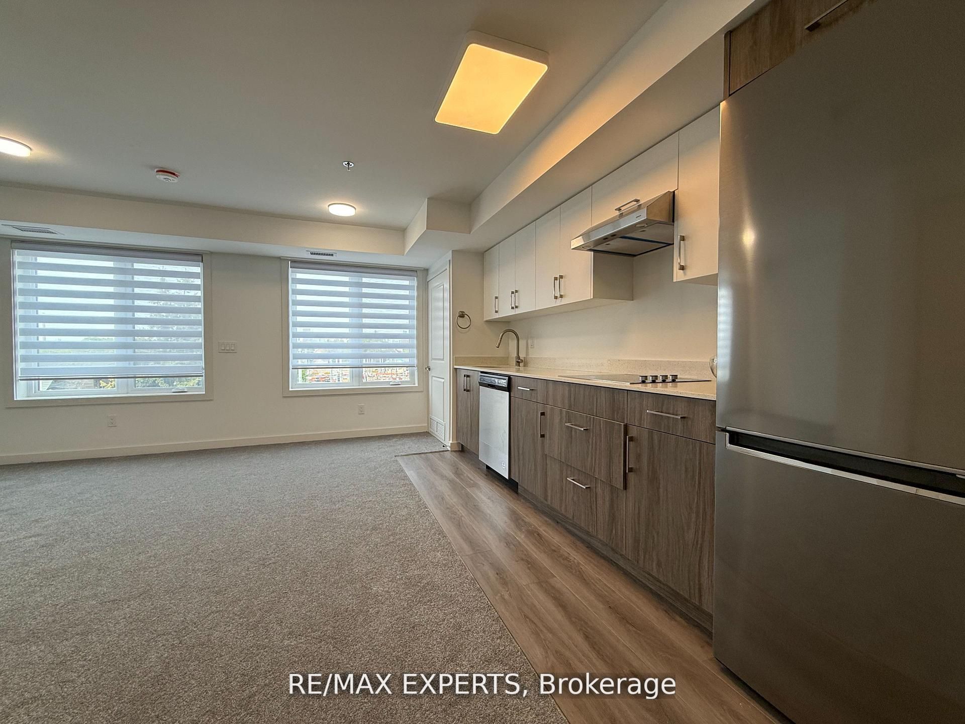 45 Connaught Avenue 104, Toronto, ON M4L 2V8 photo 5