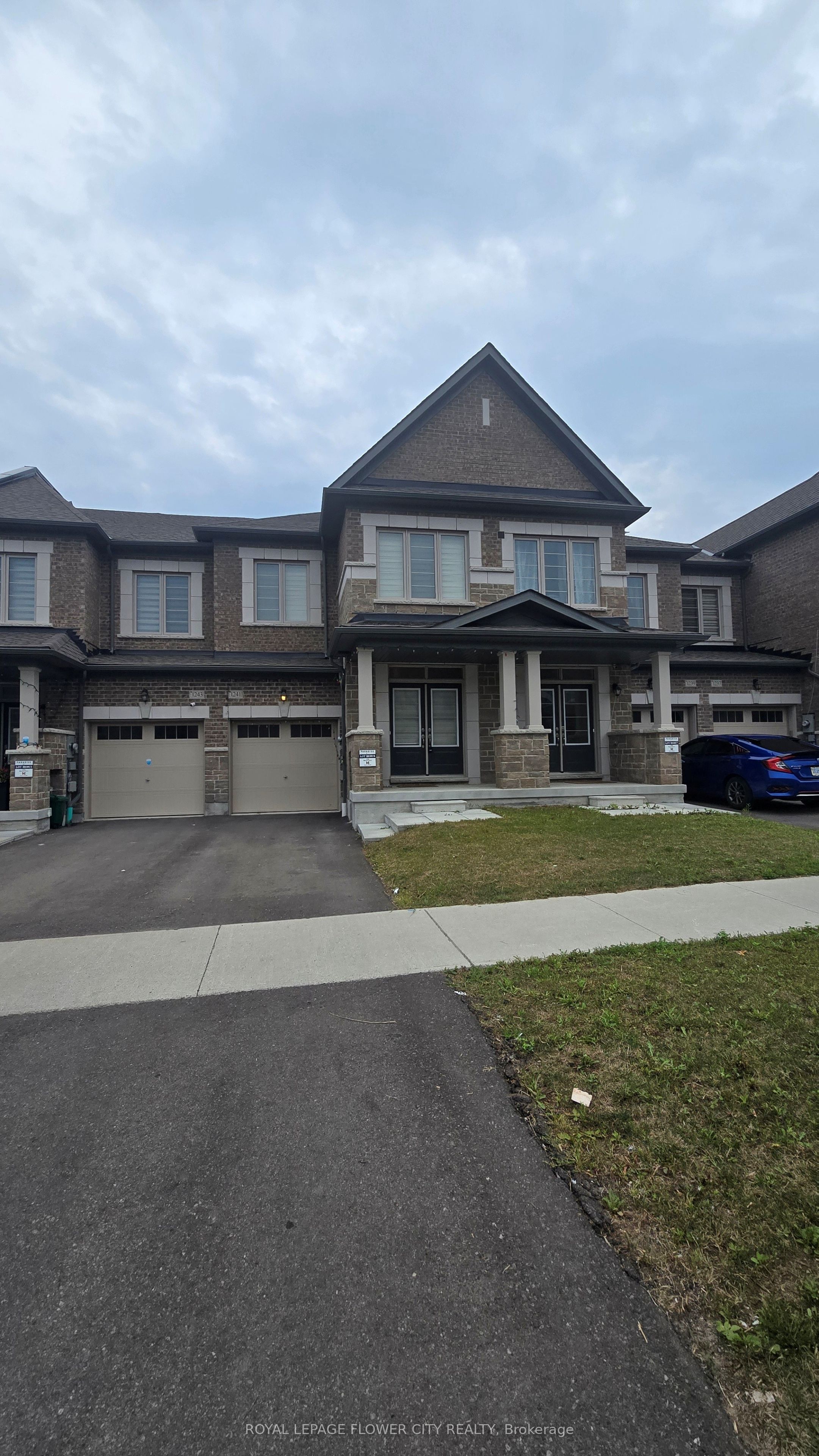 1241 Rexton Drive, Oshawa, ON L1L 0T3 photo 2