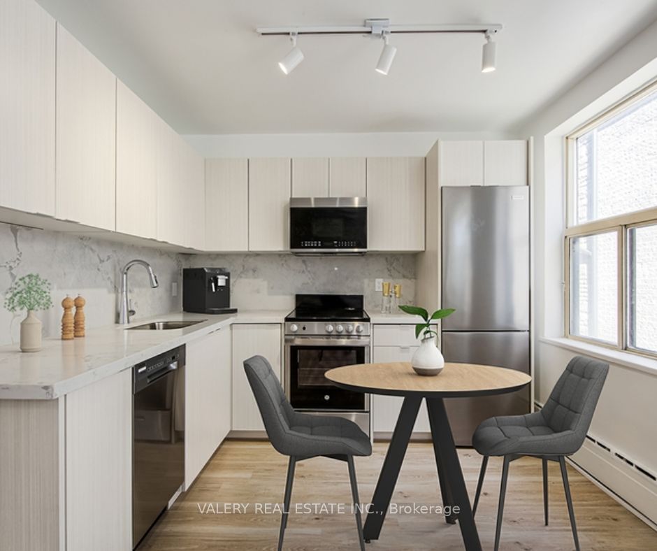 111 Cosburn Avenue 108, Toronto, ON M4J 2L1 photo 2