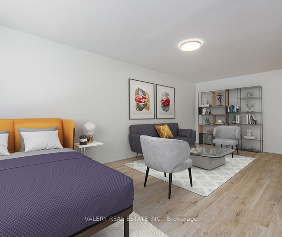 111 Cosburn Avenue 108, Toronto, ON M4J 2L1 photo 3