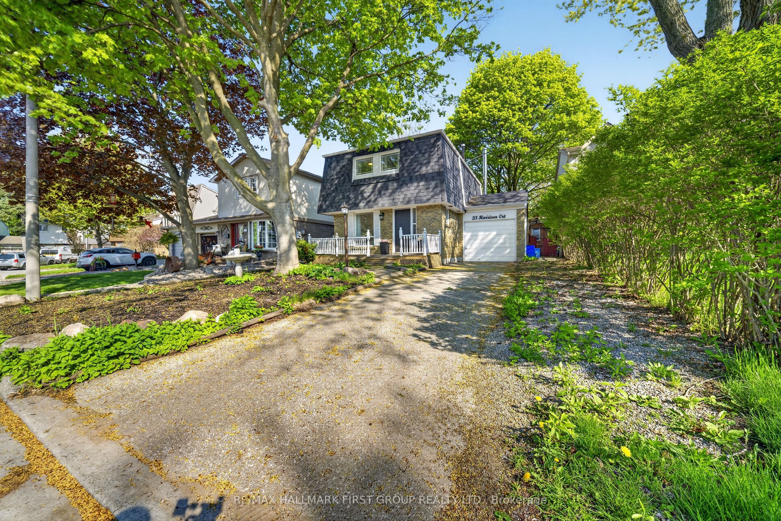 33 Harrison Court, Whitby, ON L1N 6E2 photo 2