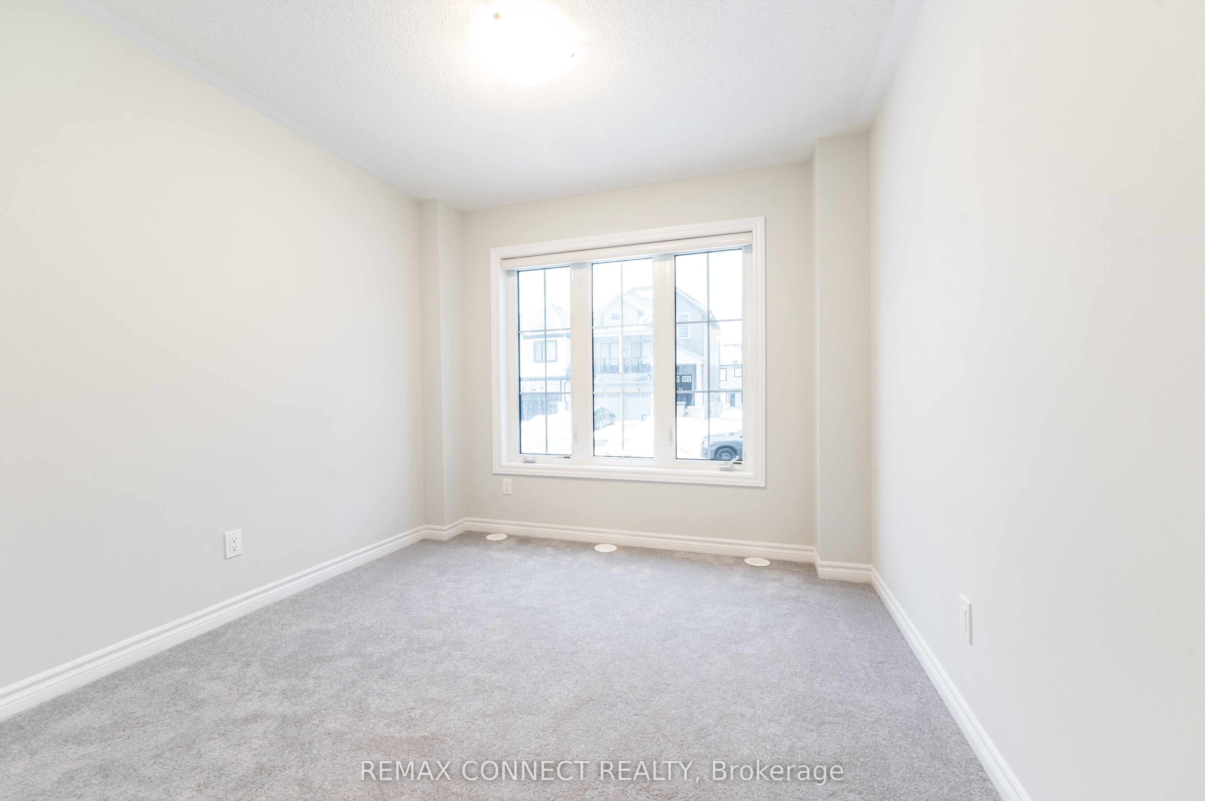 1028 Dyas Avenue, Oshawa, ON L1H 8L7 photo 3
