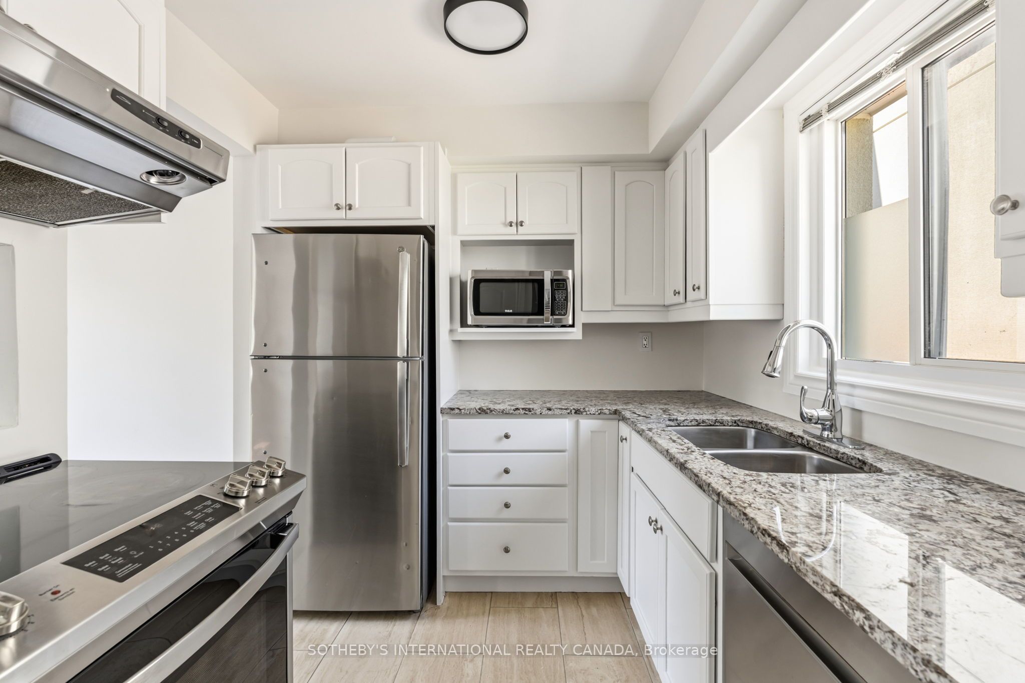 101 Hammersmith Avenue 210, Toronto, ON M4E 2W3 photo 4