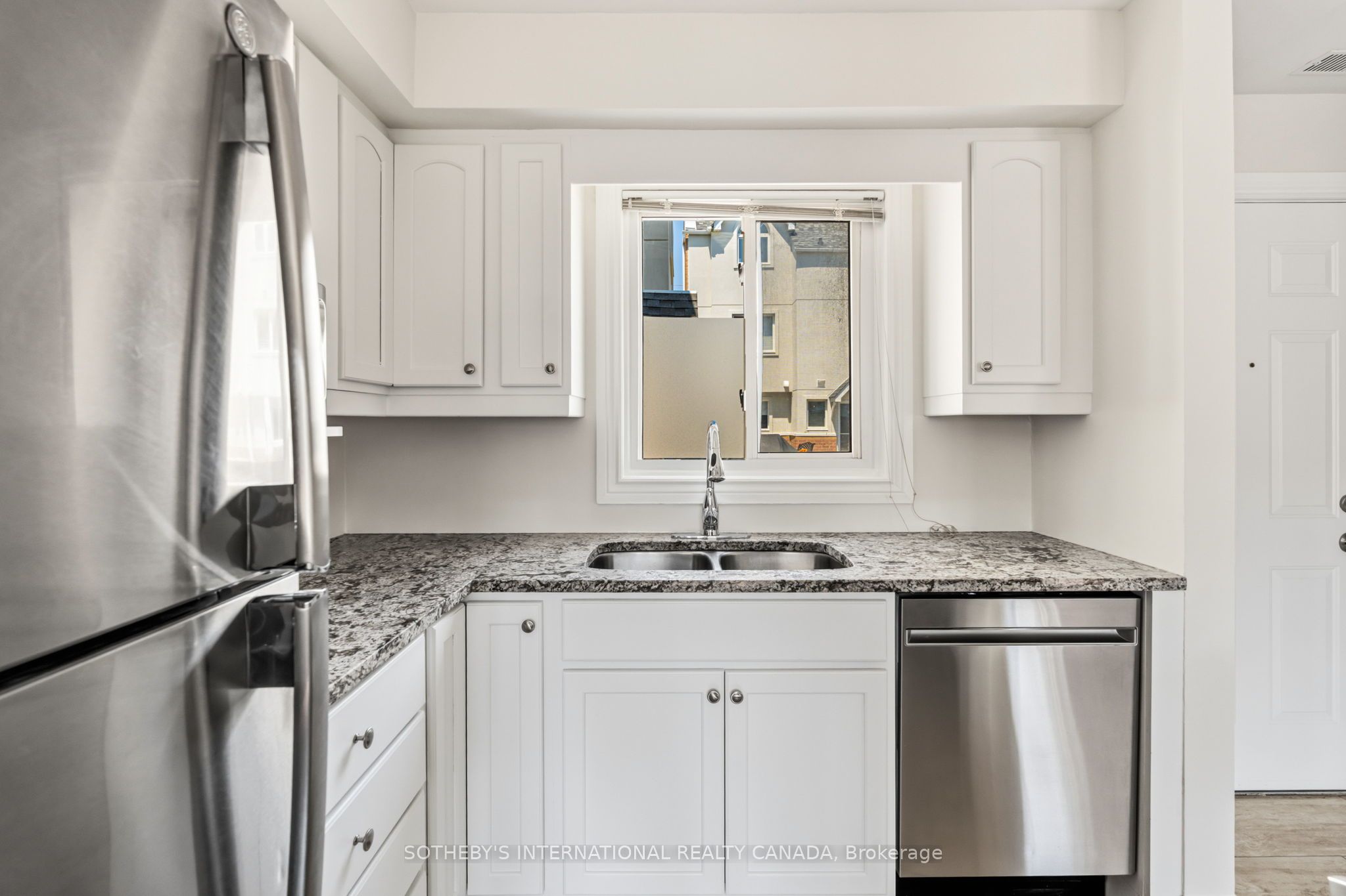 101 Hammersmith Avenue 210, Toronto, ON M4E 2W3 photo 5