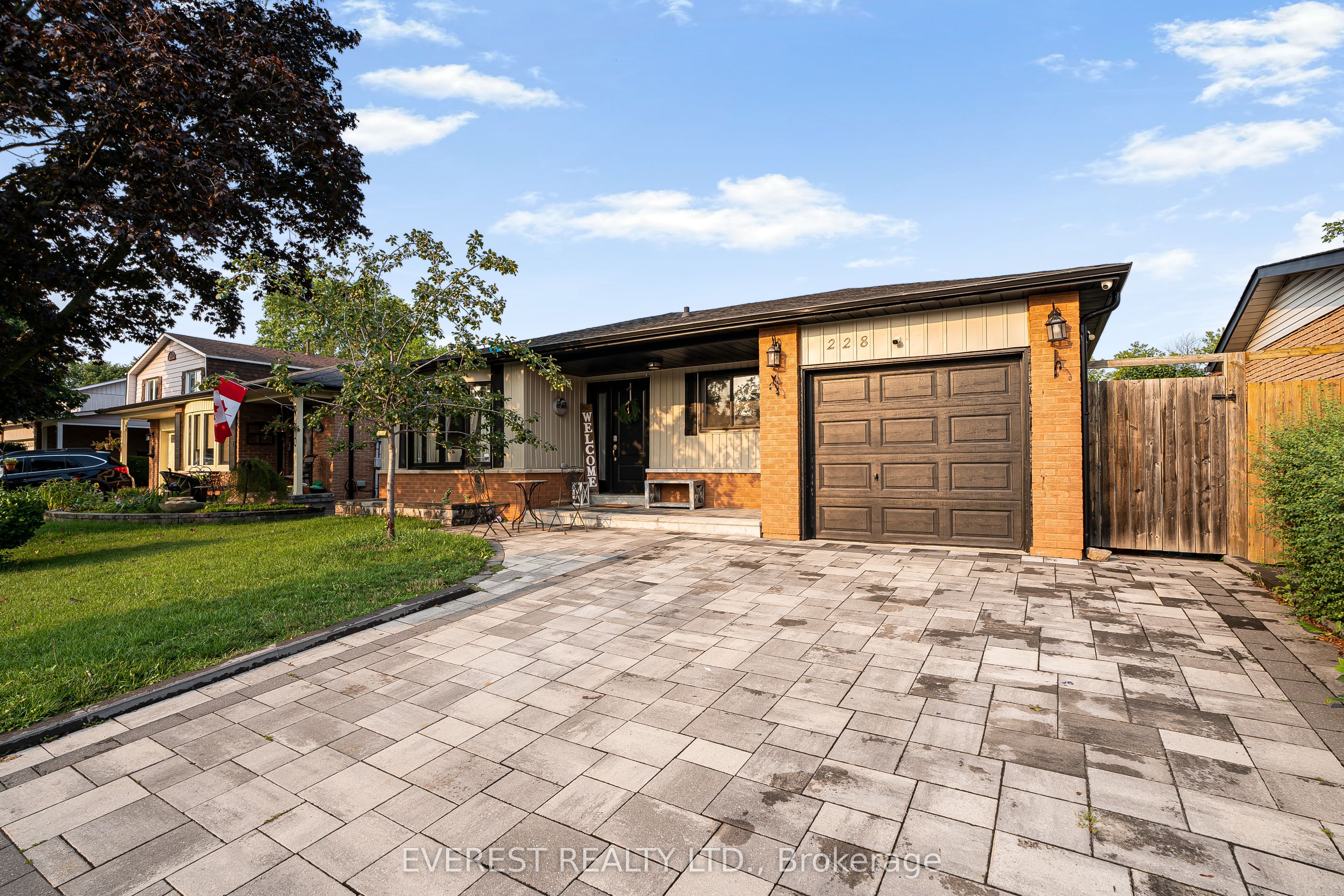 228 Michael Boulevard, Whitby, ON L1N 6E6 photo 2