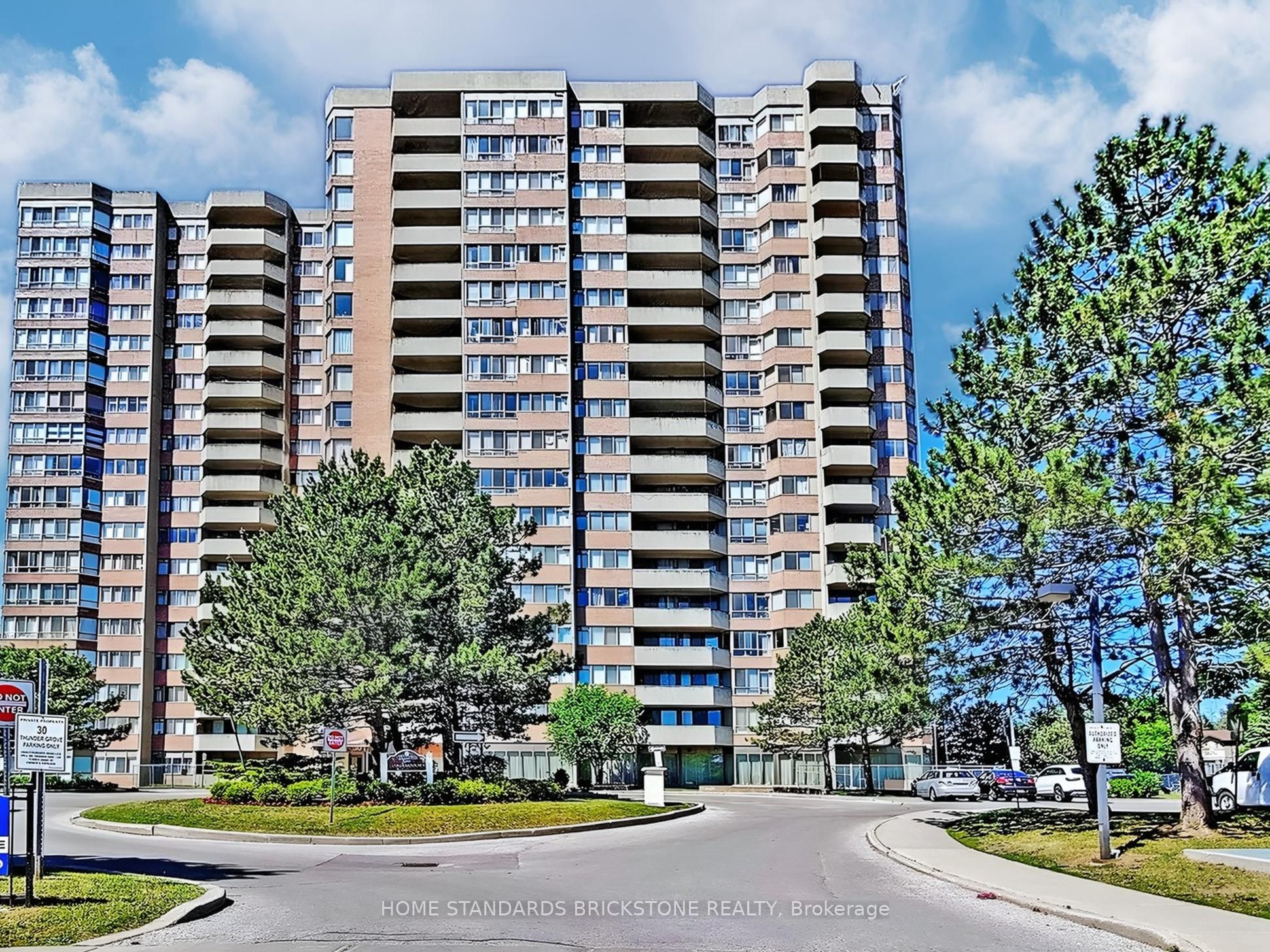 30 Thunder Grove 1705, Toronto, ON M1V 4A3 photo 2