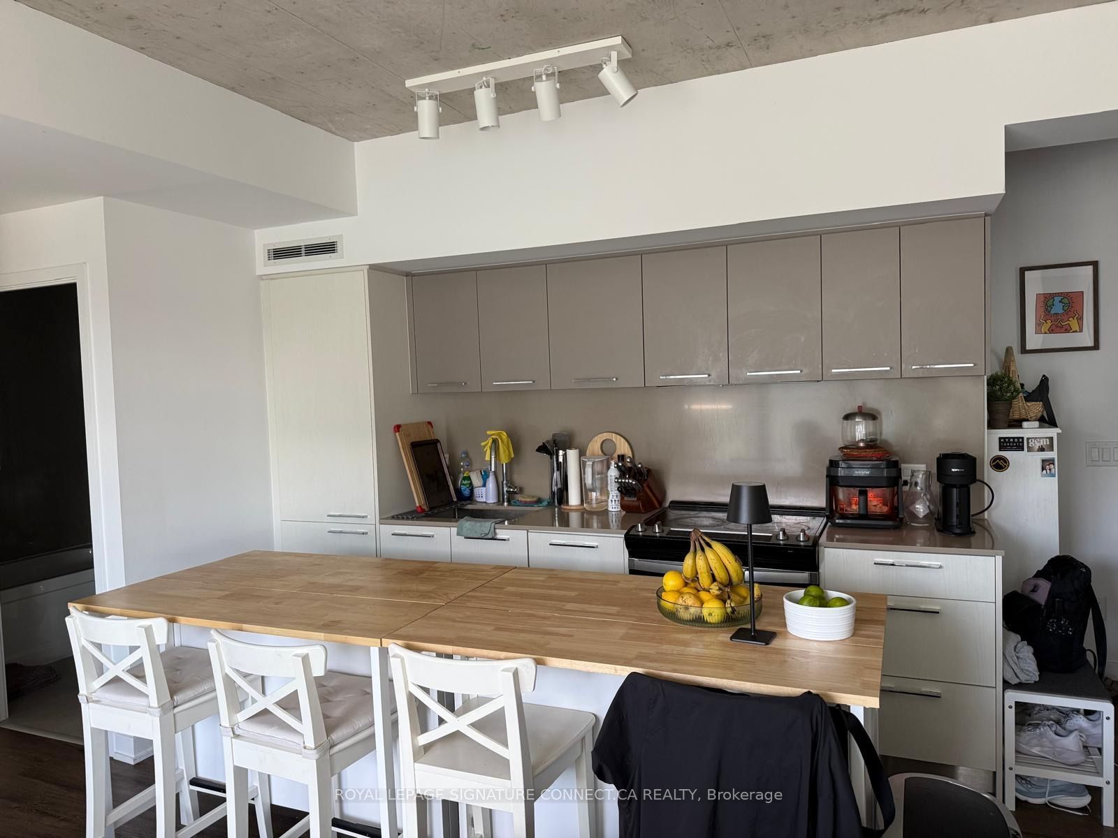 45 Baseball Place 710, Toronto, ON M4M 0H1 photo 3