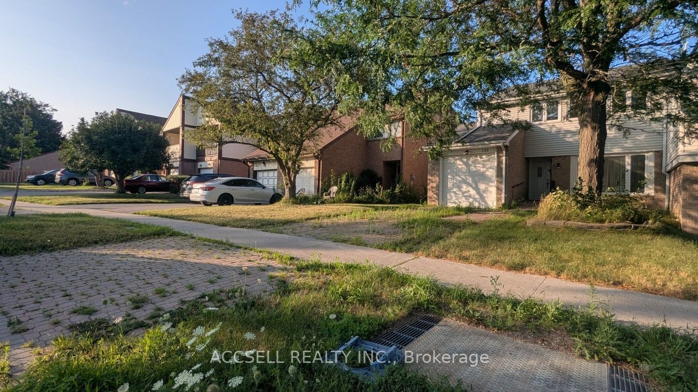 135 Placentia Boulevard, Toronto, ON M1S 4G8 photo 3