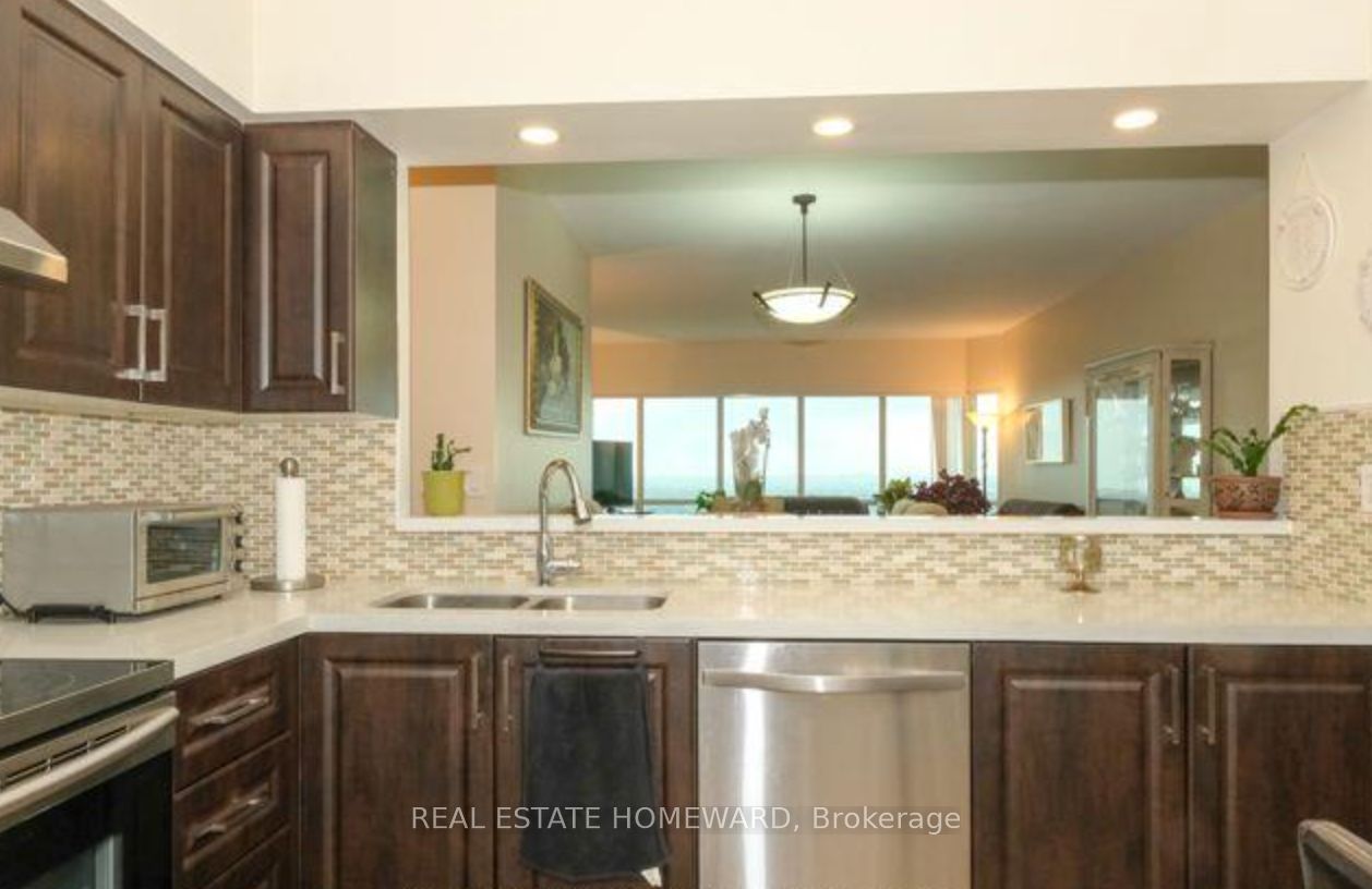 18 Lee Centre Drive PH305- RoomB, Toronto, ON M1H 3H5 photo 2