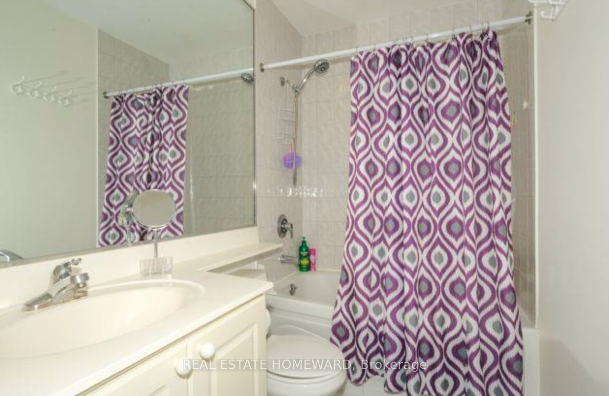 18 Lee Centre Drive PH305- RoomB, Toronto, ON M1H 3H5 photo 5