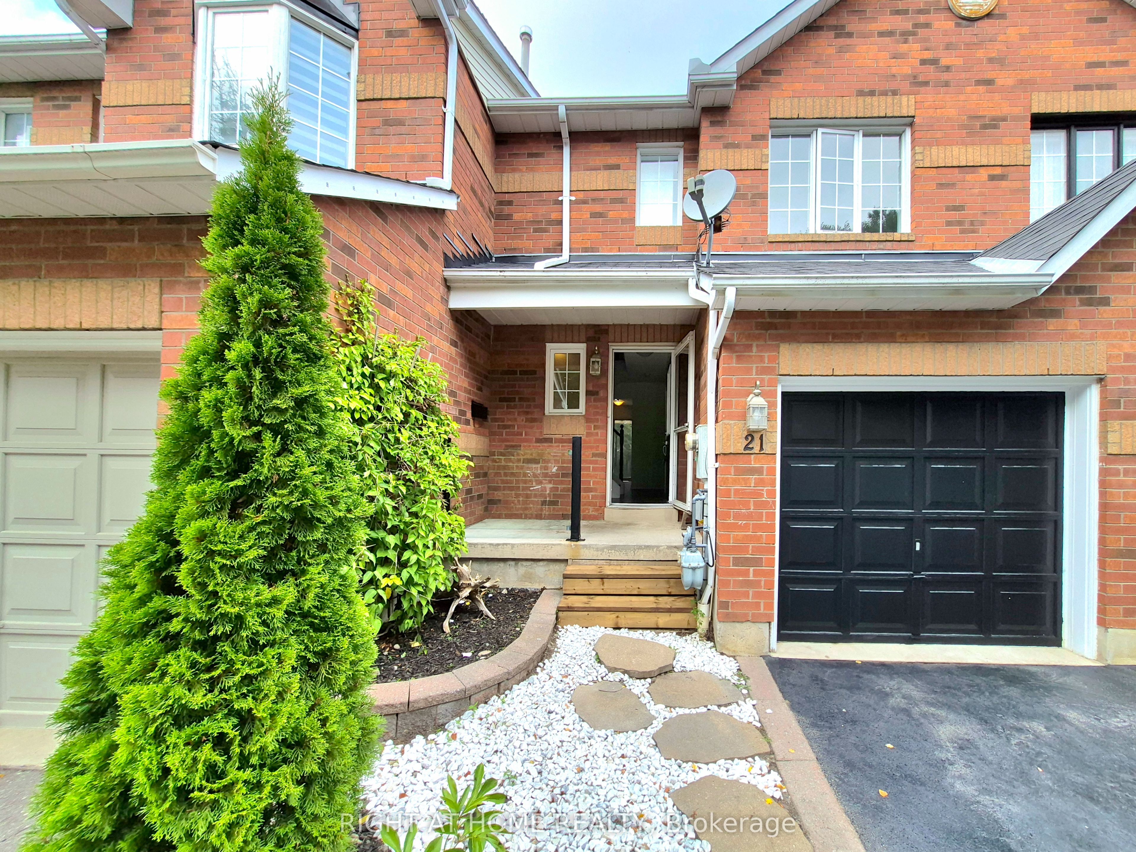 21 Mccullock Crescent, Ajax, ON L1T 3X1 photo 2
