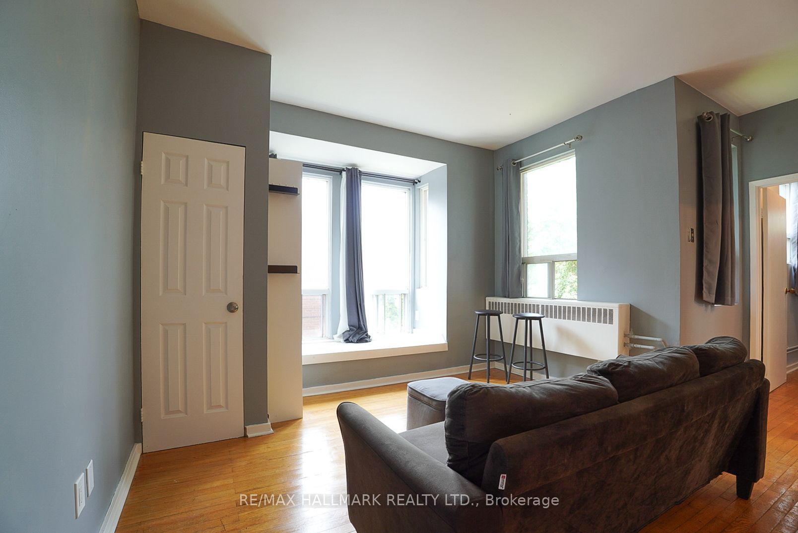 1432 Queen Street E 3, Toronto, ON M4L 1E1 photo 2