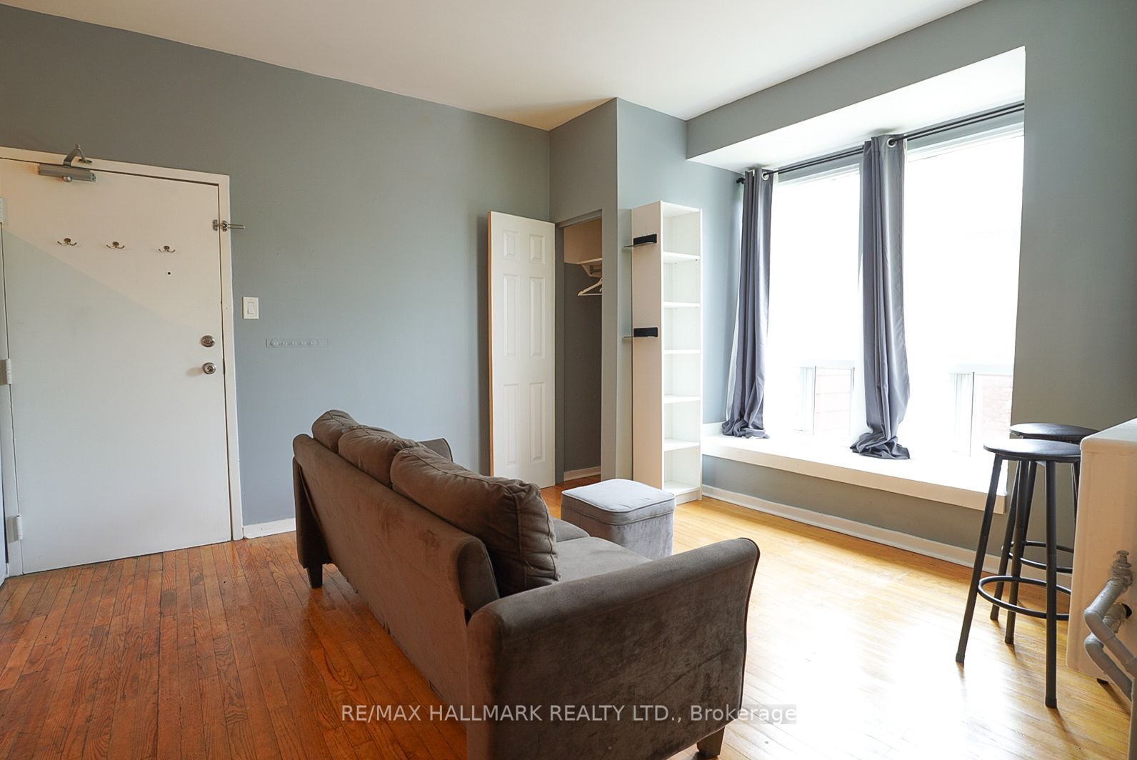 1432 Queen Street E 3, Toronto, ON M4L 1E1 photo 3