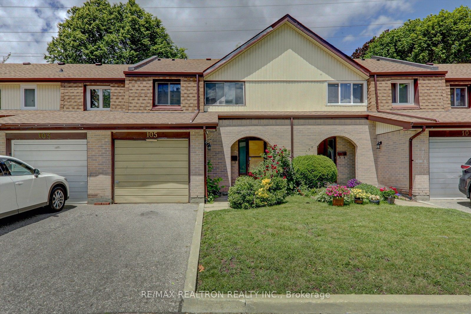 10 Livonia Place 105, Toronto, ON M1E 4W6