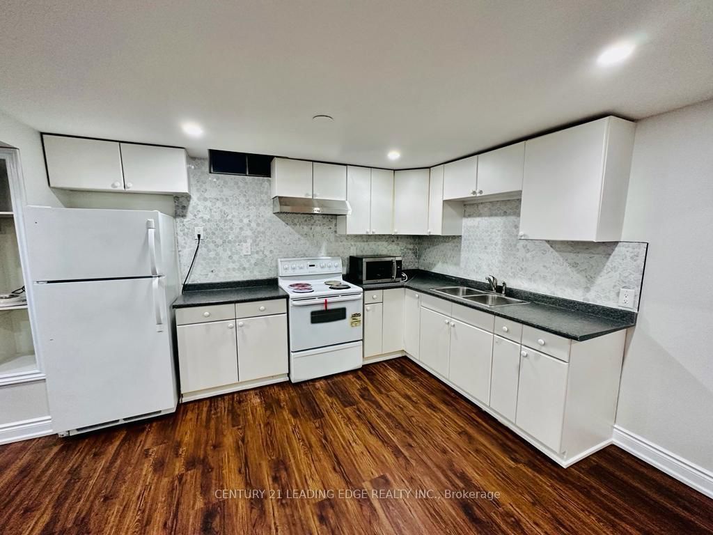 16 Shale Drive Bsmt, Ajax, ON L1T 3V9 photo 2