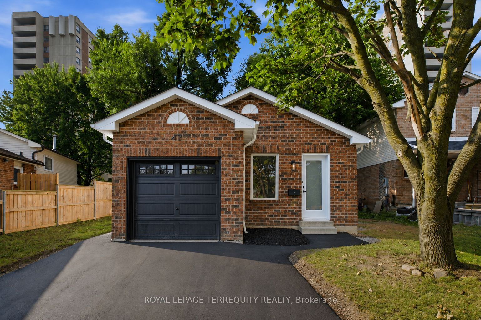 42 Plumridge Court, Ajax, ON L1S 3Z8
