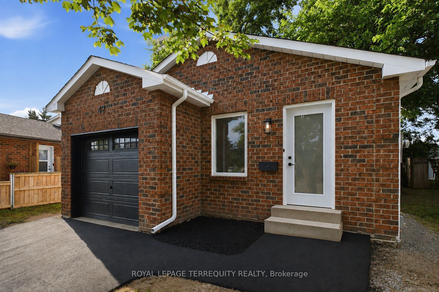 42 Plumridge Court, Ajax, ON L1S 3Z8 photo 2