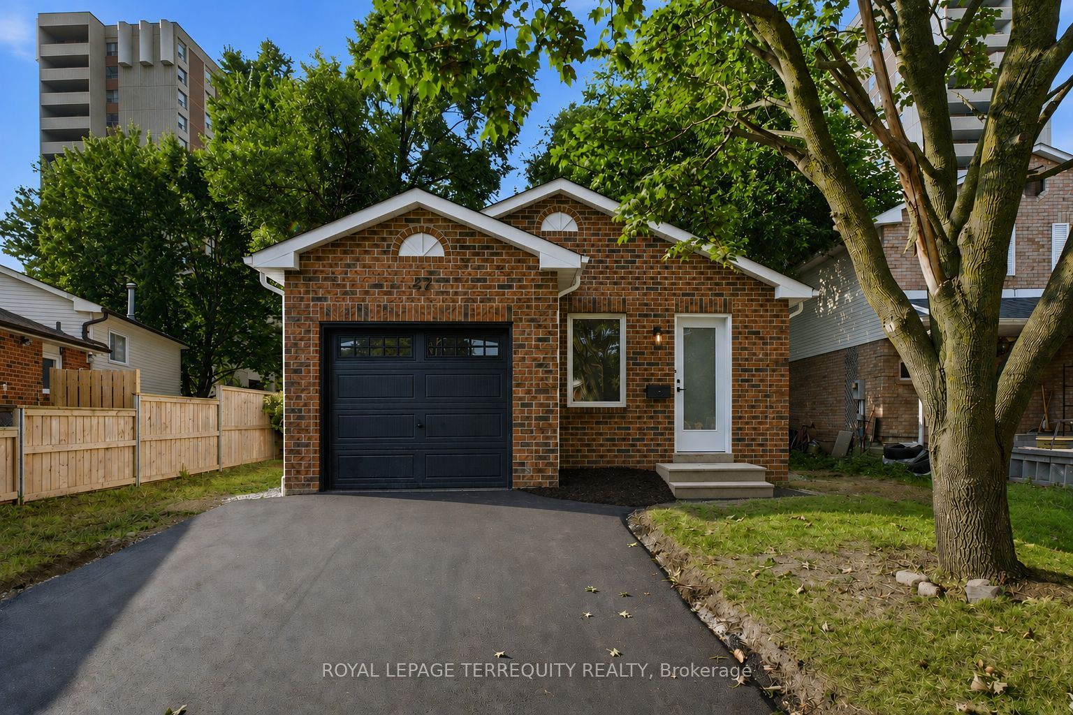 42 Plumridge Court, Ajax, ON L1S 3Z8 photo 3