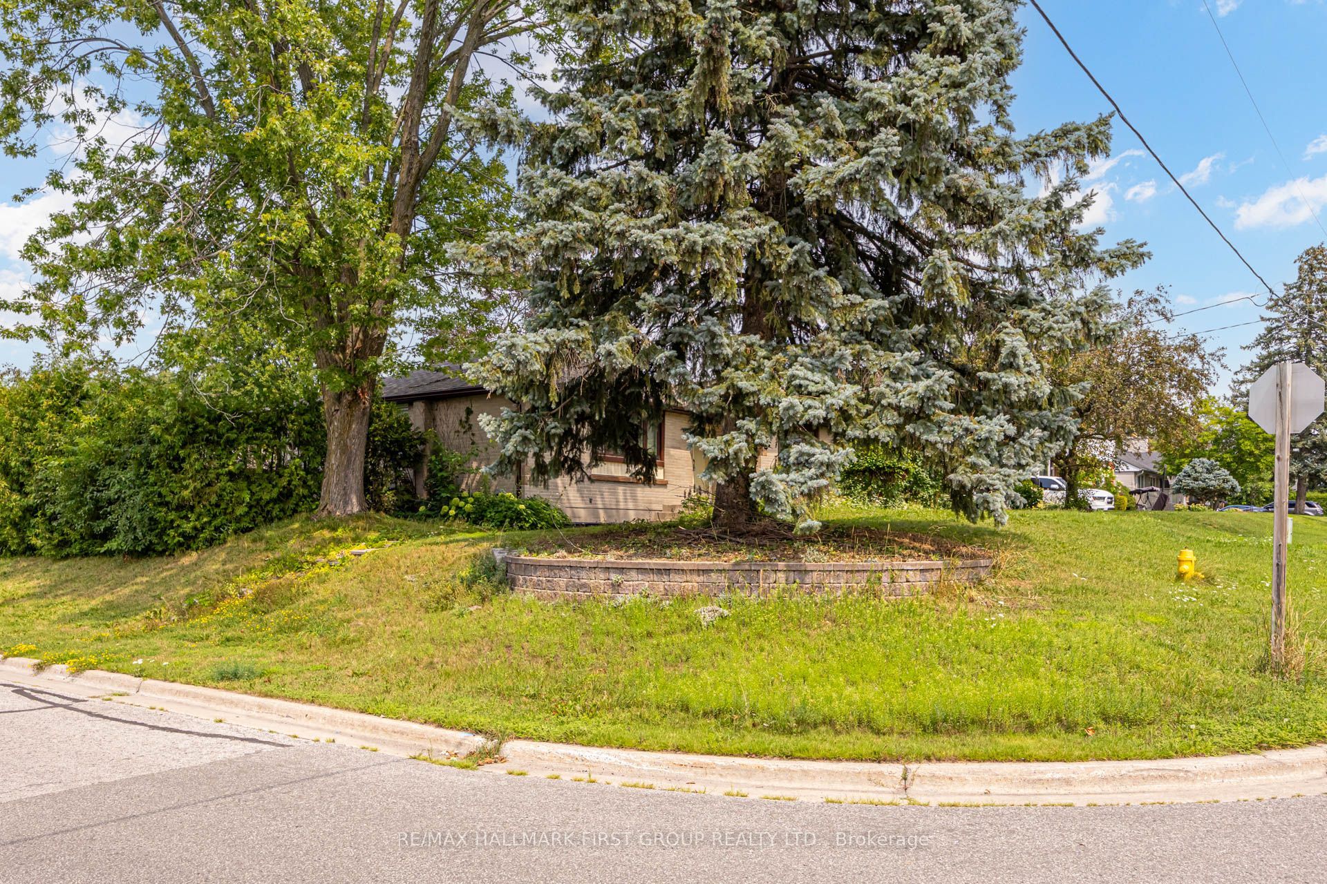 180 Sherwood Avenue, Oshawa, ON L1G 3L8 photo 2