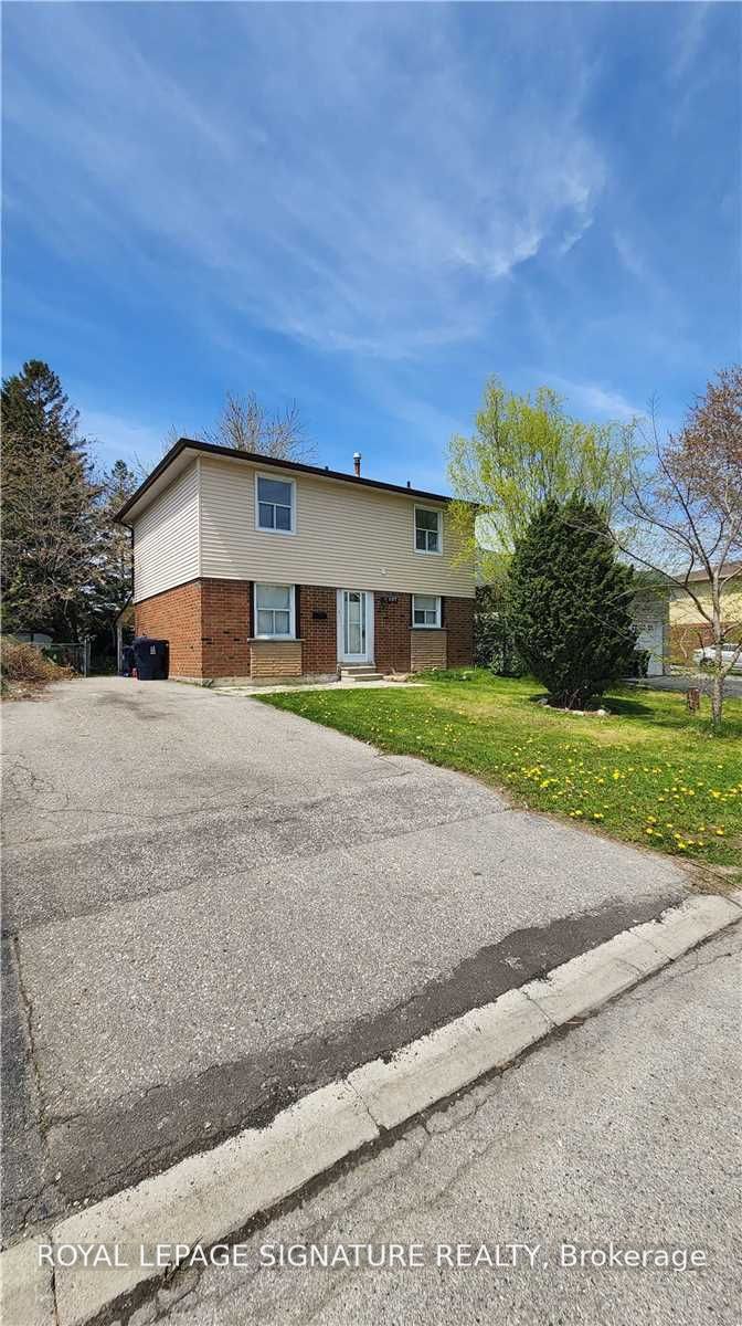 107 Crittenden Square, Toronto, ON M1B 1V2