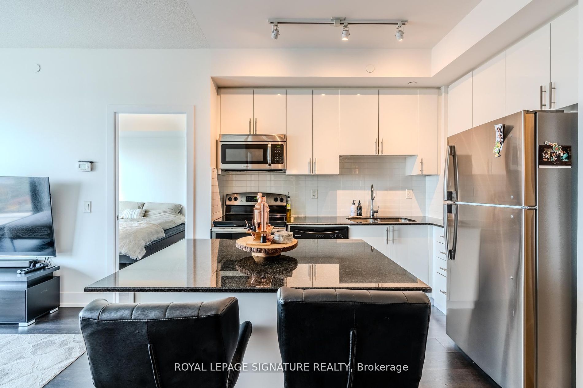 1216 Bayly Street PH206, Pickering, ON L1W 0B4 photo 3