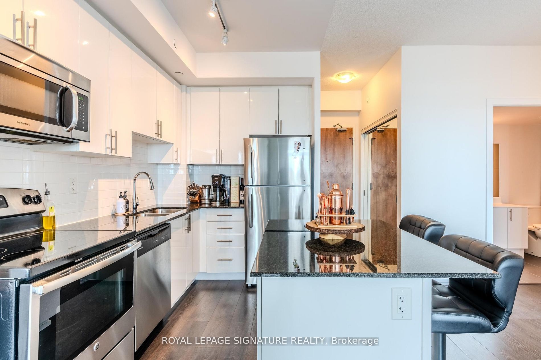 1216 Bayly Street PH206, Pickering, ON L1W 0B4 photo 4
